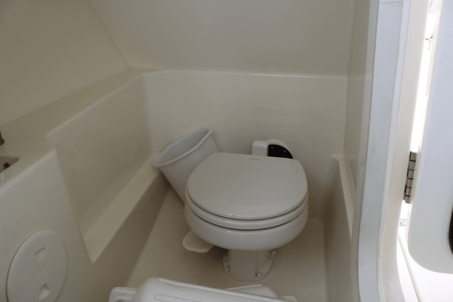 2021 Boston Whaler 240 VANTAGE Image Thumbnail #46