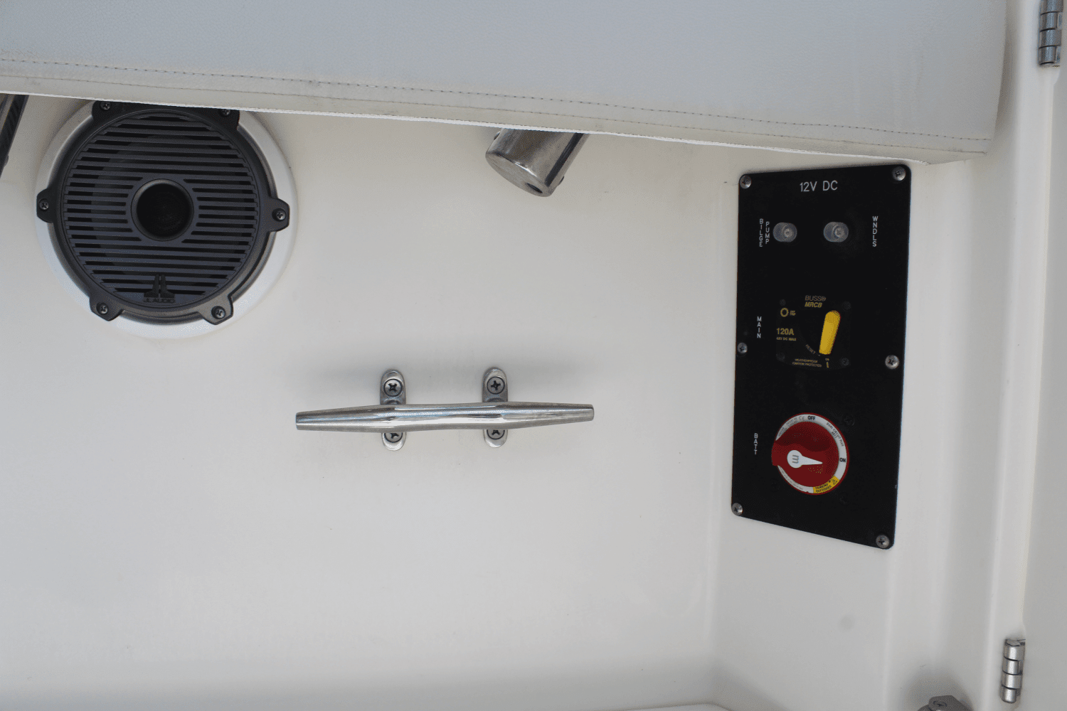 2021 Boston Whaler 240 VANTAGE Image Thumbnail #43