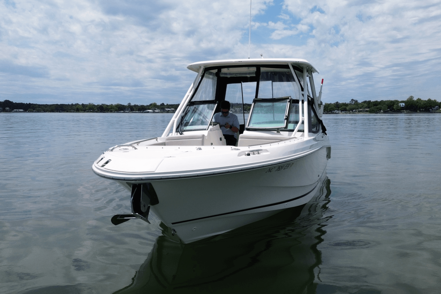2021 Boston Whaler 240 VANTAGE Image Thumbnail #3