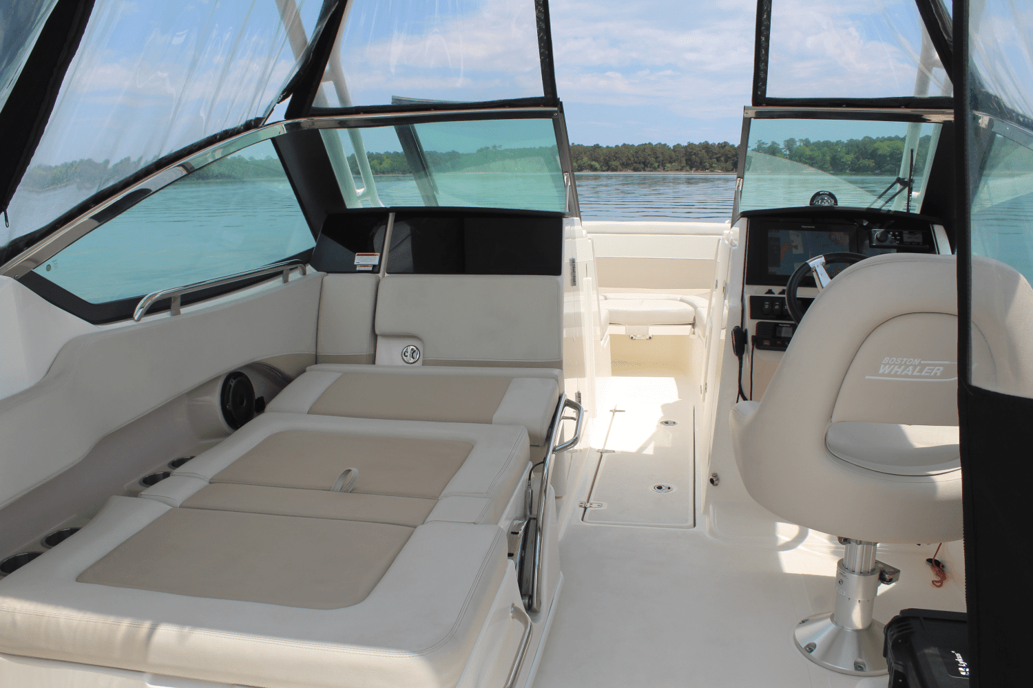 2021 Boston Whaler 240 VANTAGE Image Thumbnail #45