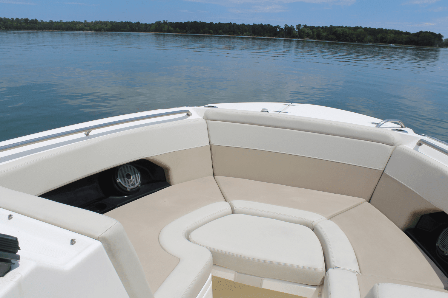2021 Boston Whaler 240 VANTAGE Image Thumbnail #35