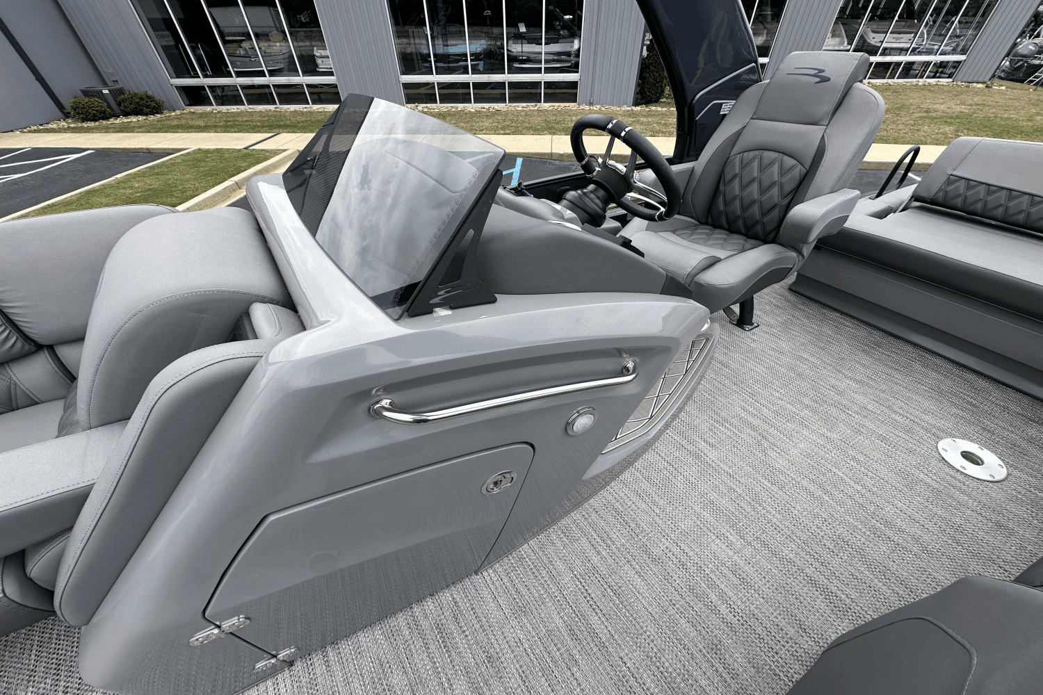 2023 Bennington 25QSBA Image Thumbnail #7