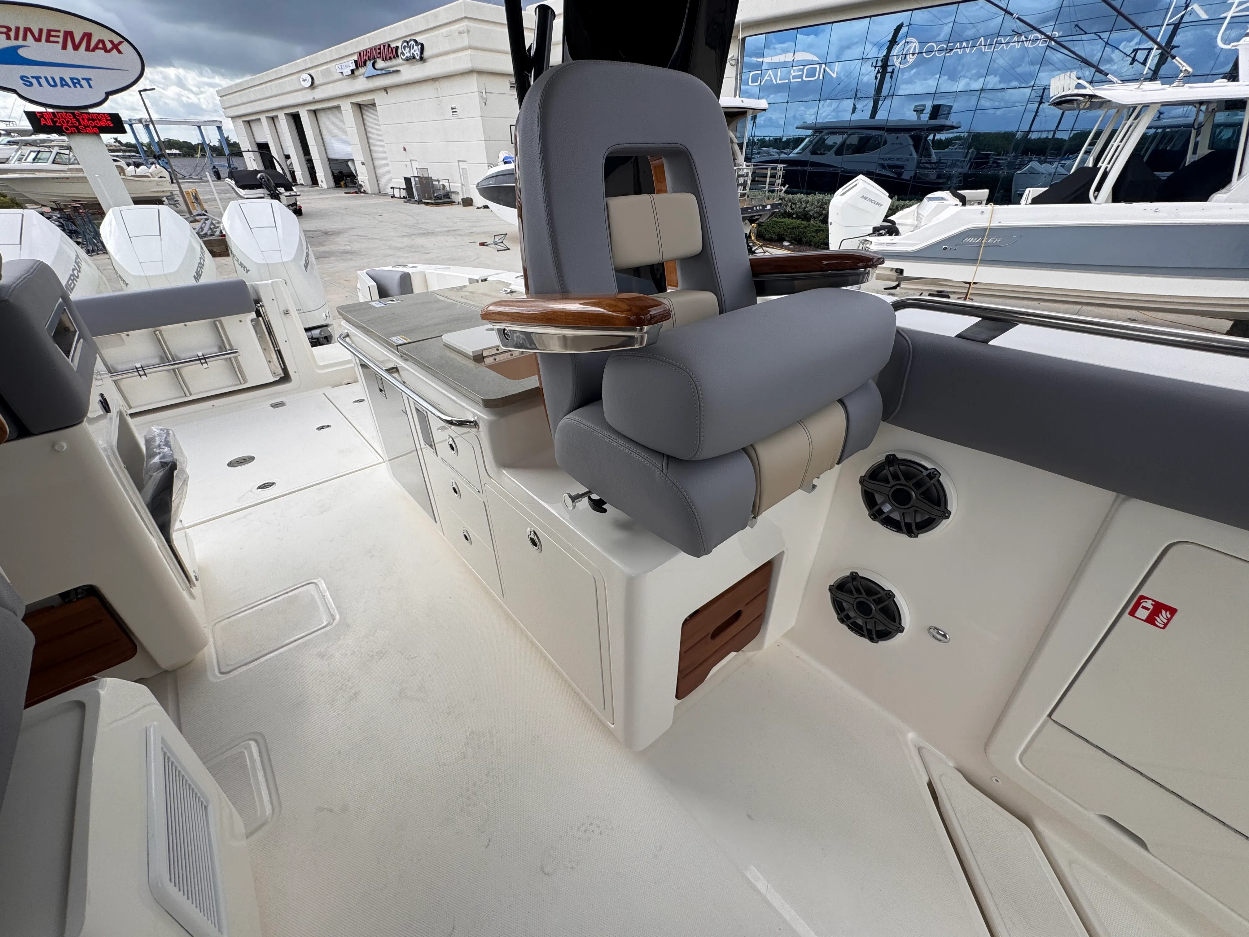 2026 Boston Whaler 380 Realm Image Thumbnail #9