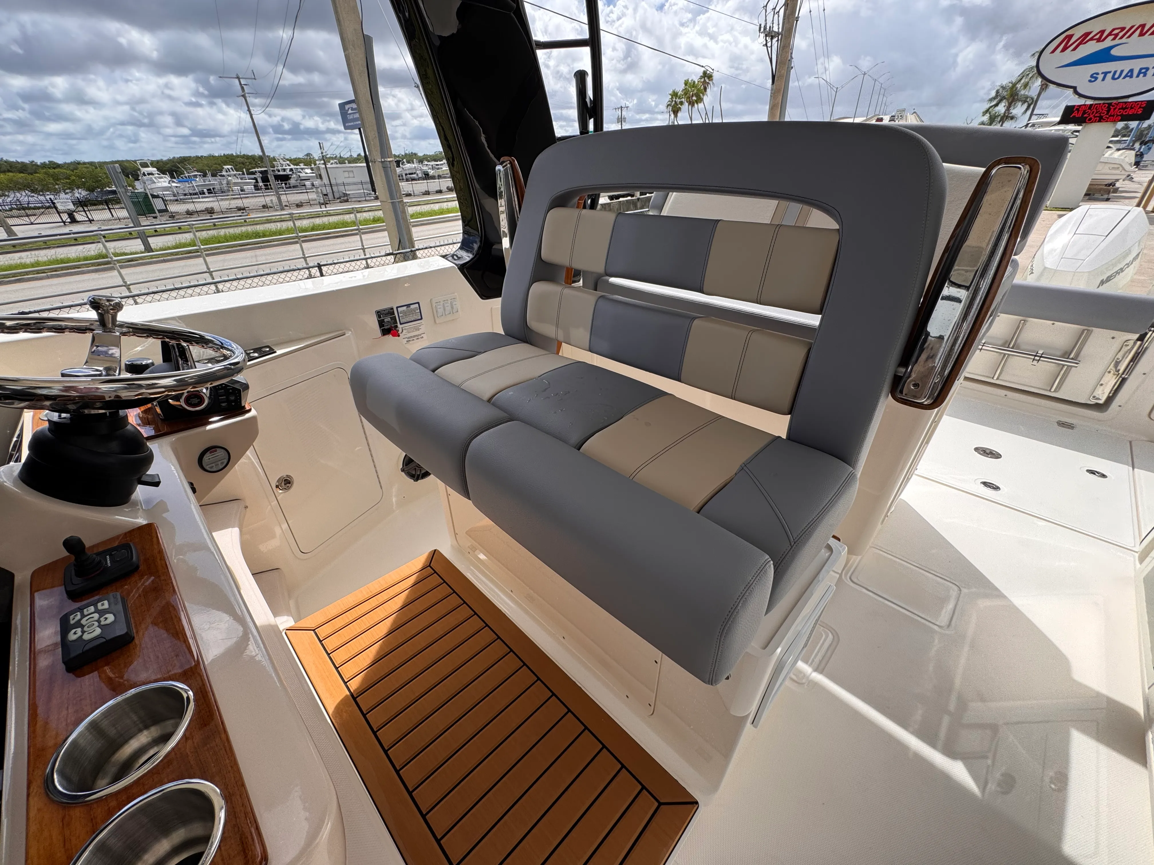 2026 Boston Whaler 380 Realm Image Thumbnail #12