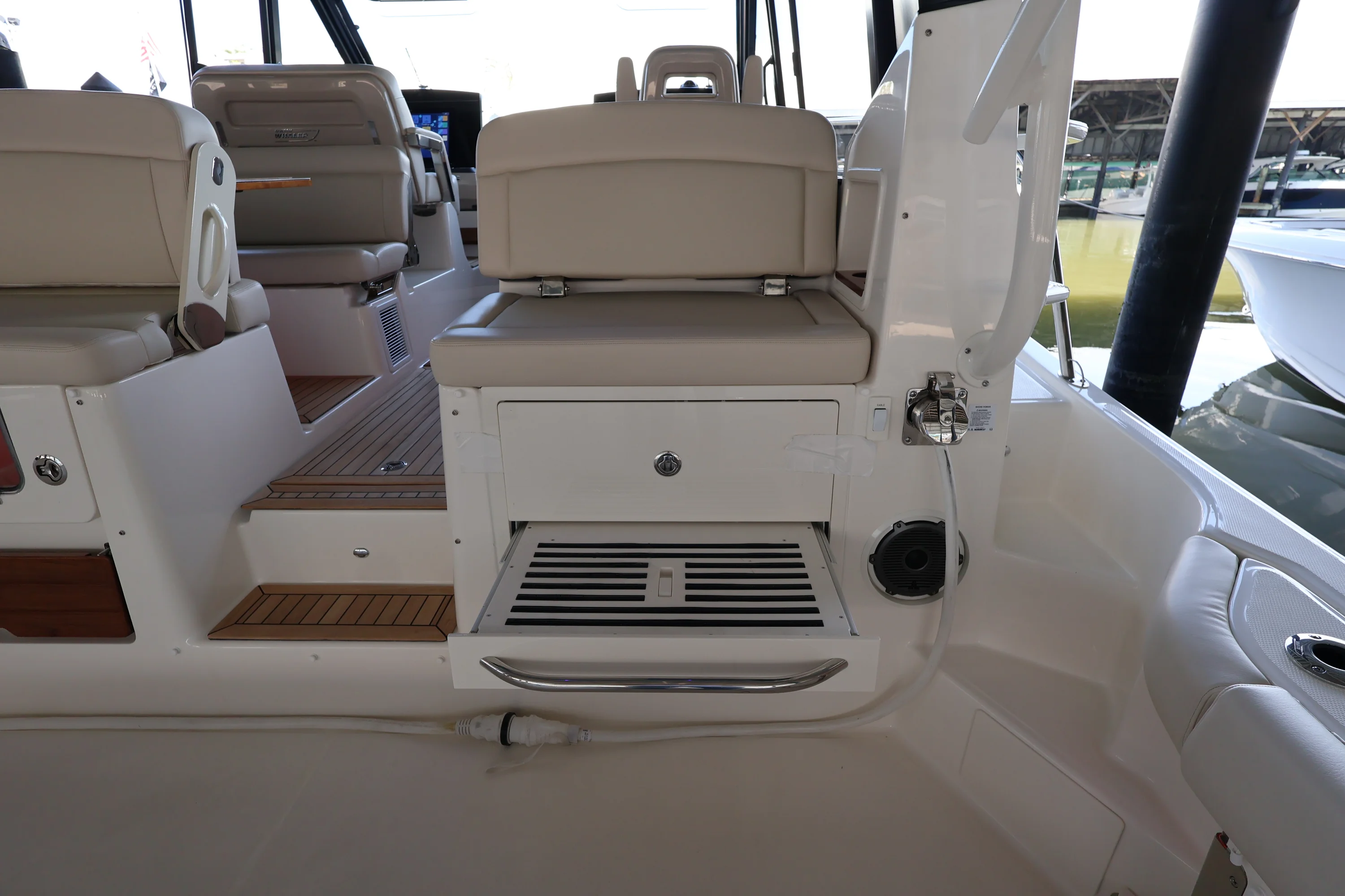 2026 Boston Whaler 405 Conquest Image Thumbnail #27