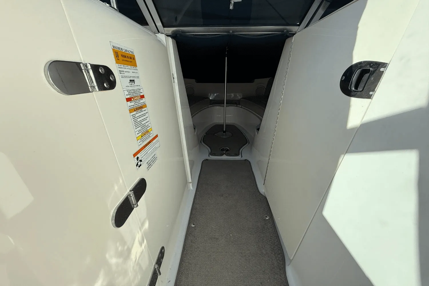 2011 Sea Ray 240 SUNDECK Image Thumbnail #19