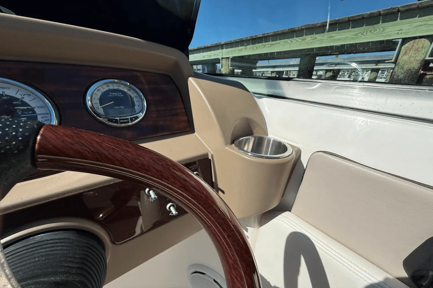 2011 Sea Ray 240 SUNDECK Image Thumbnail #13