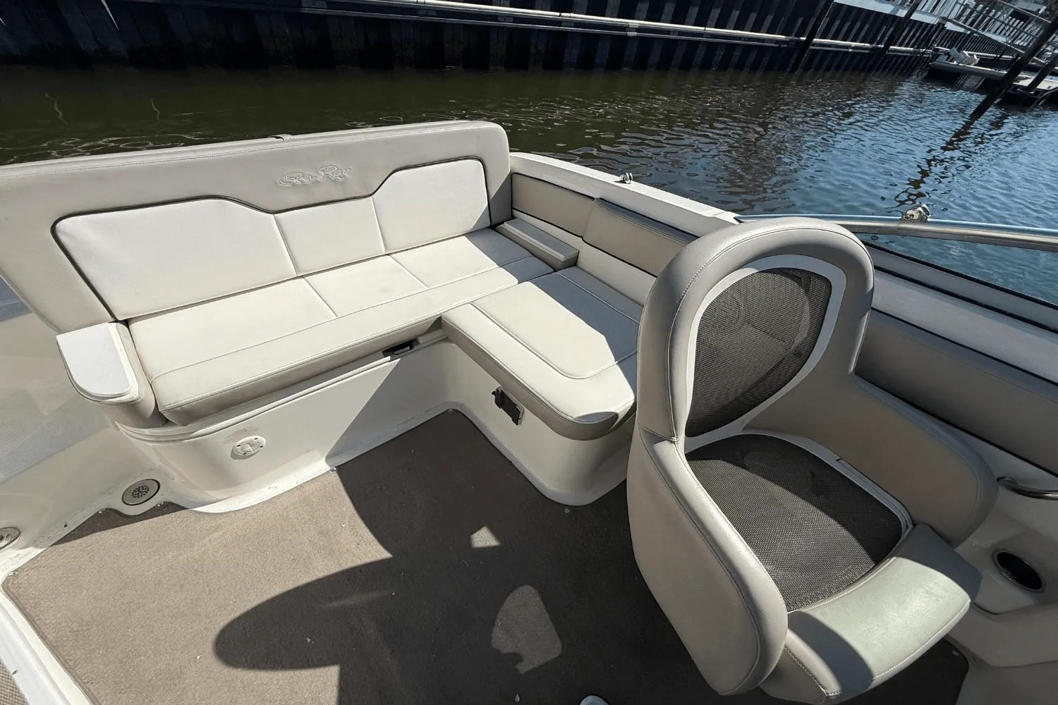 2011 Sea Ray 240 SUNDECK Image Thumbnail #10