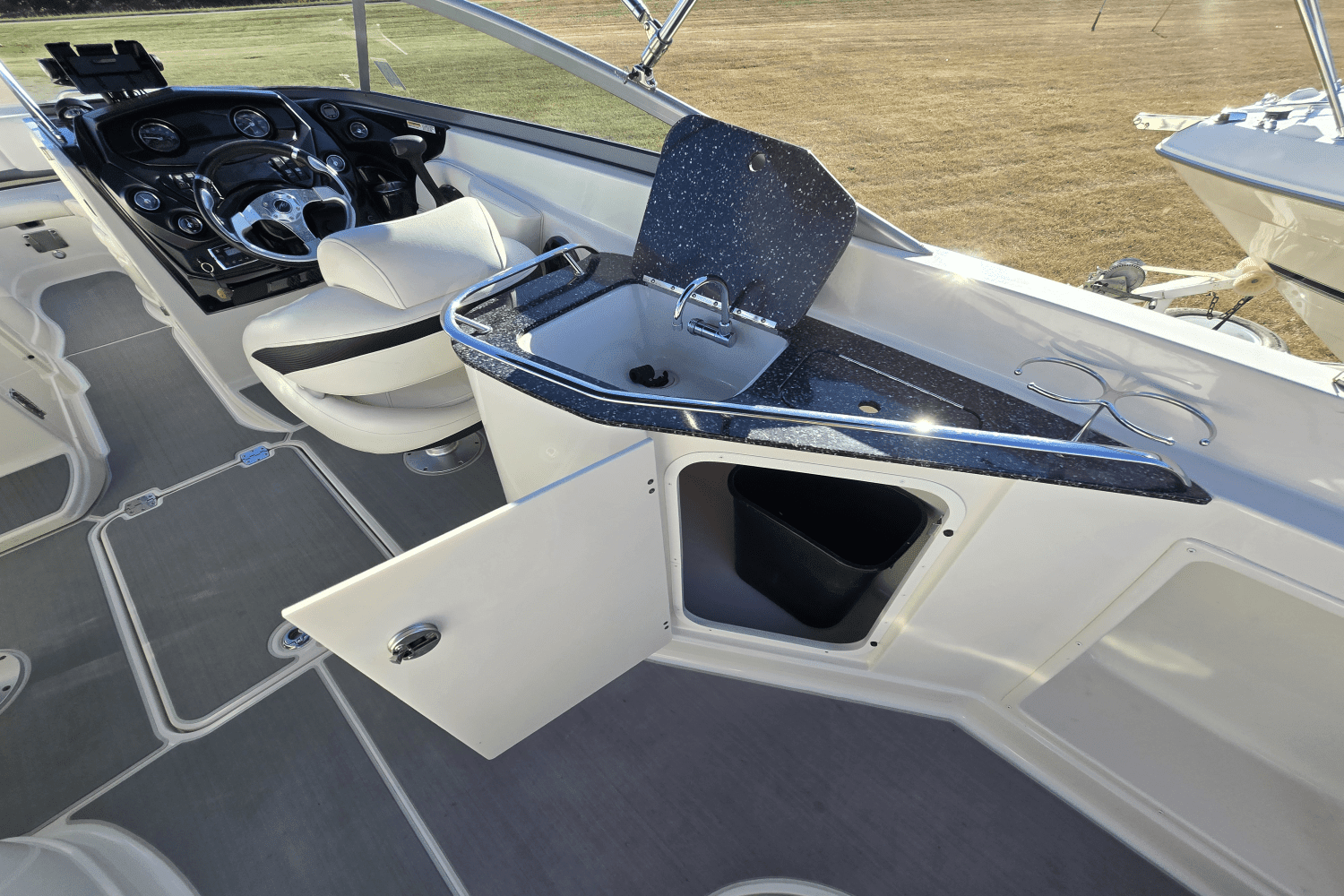 2013 Monterey 264 FS Image Thumbnail #8
