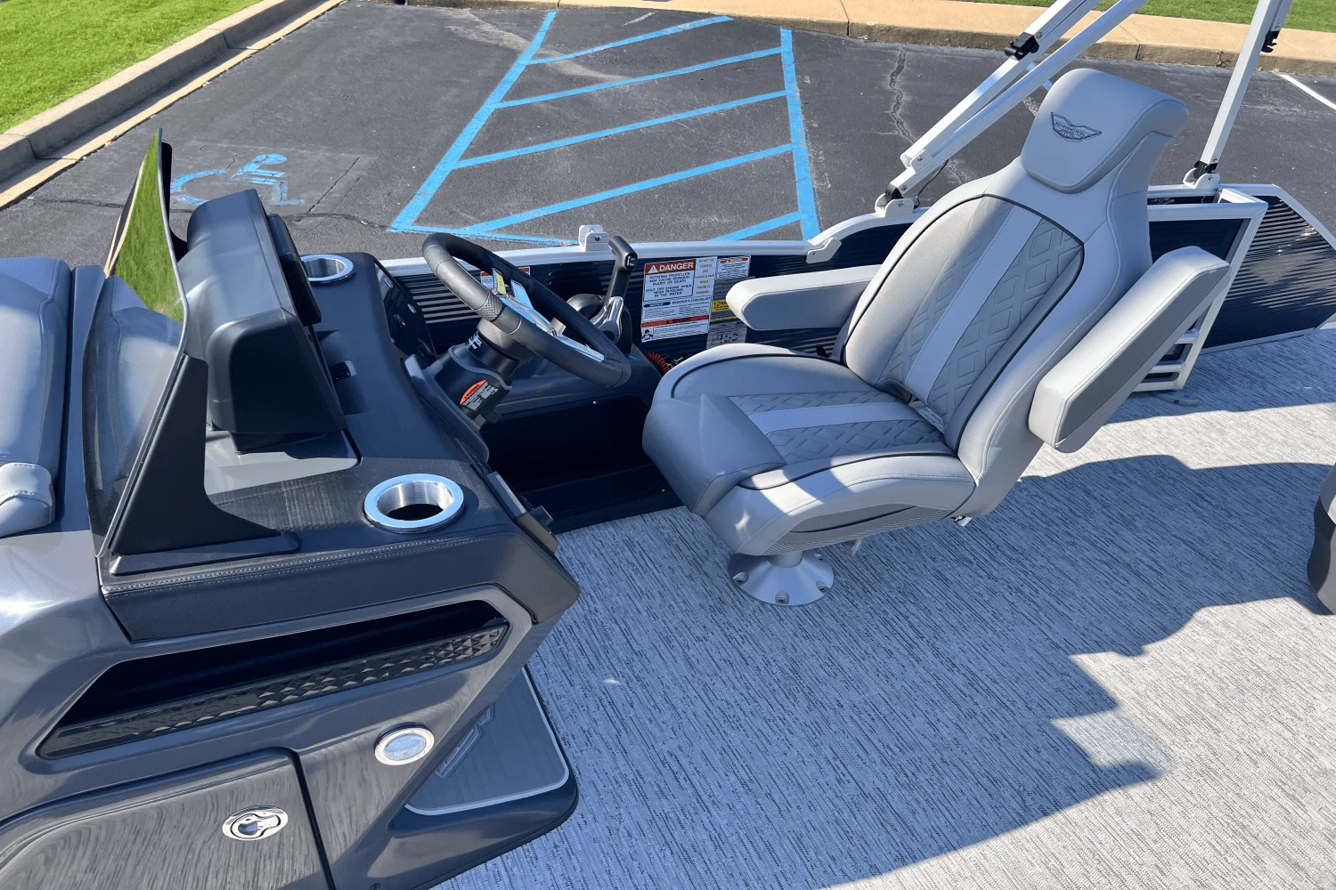 2025 Bennington 22MSB Image Thumbnail #16