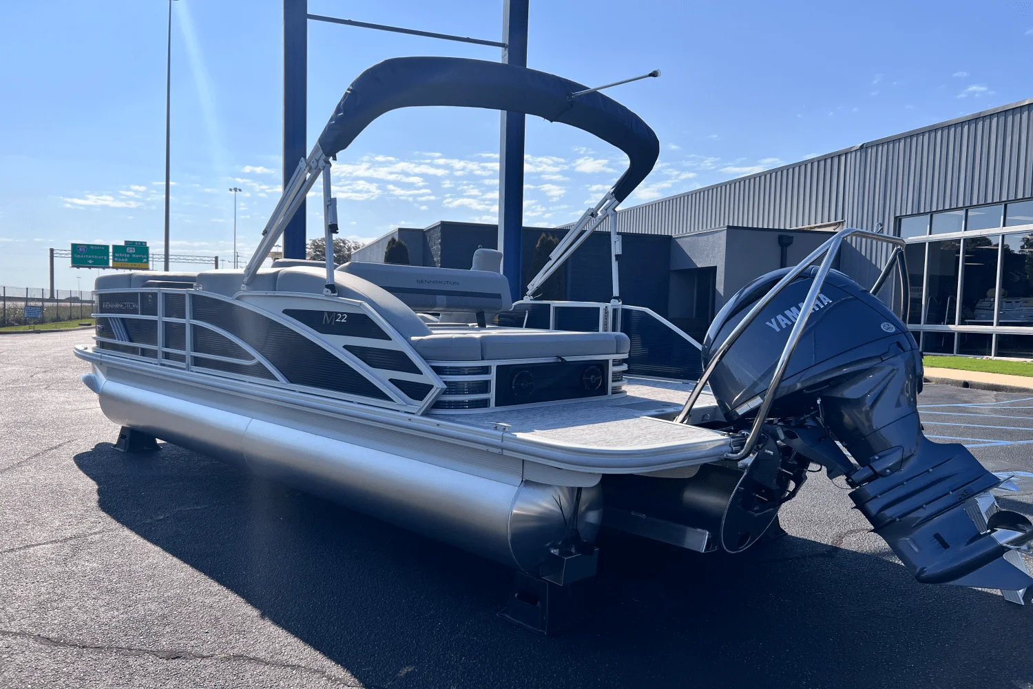 2025 Bennington 22MSB Image Thumbnail #5