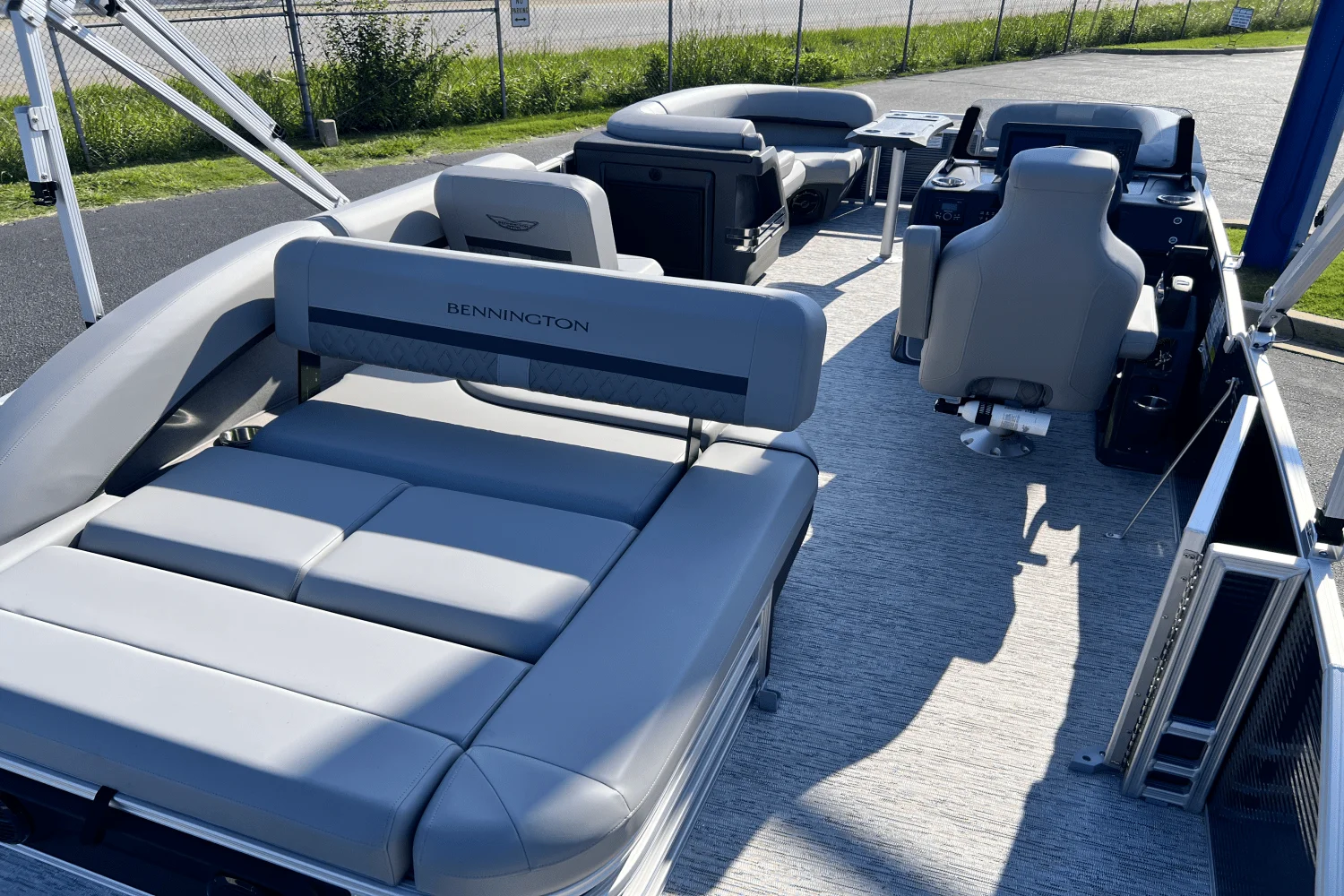 2025 Bennington 22MSB Image Thumbnail #19