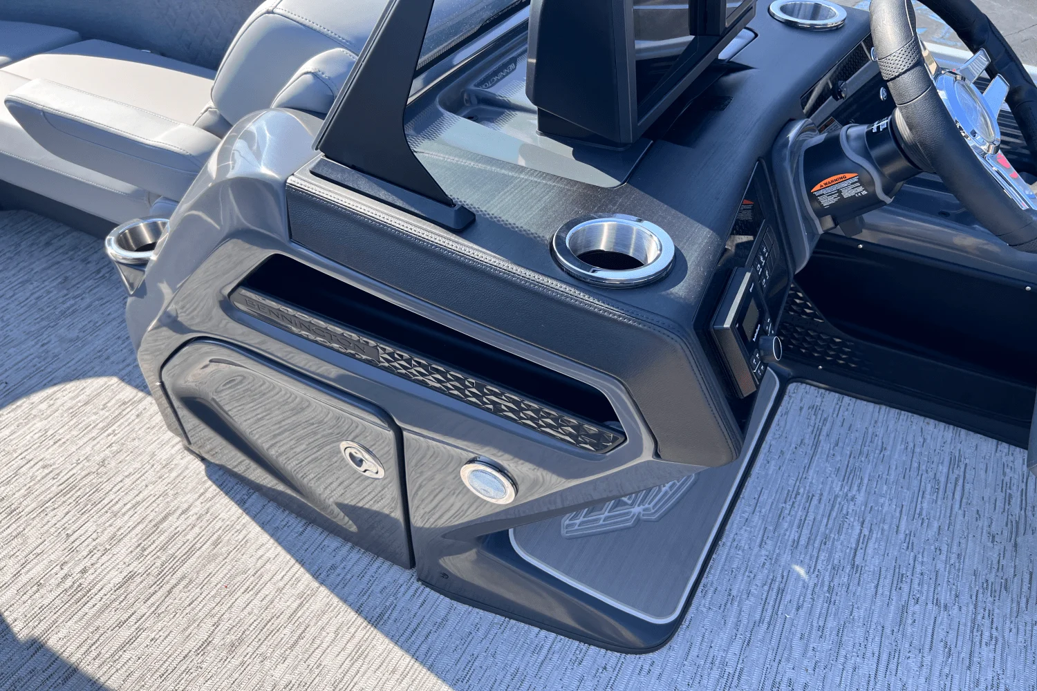 2025 Bennington 22MSB Image Thumbnail #8