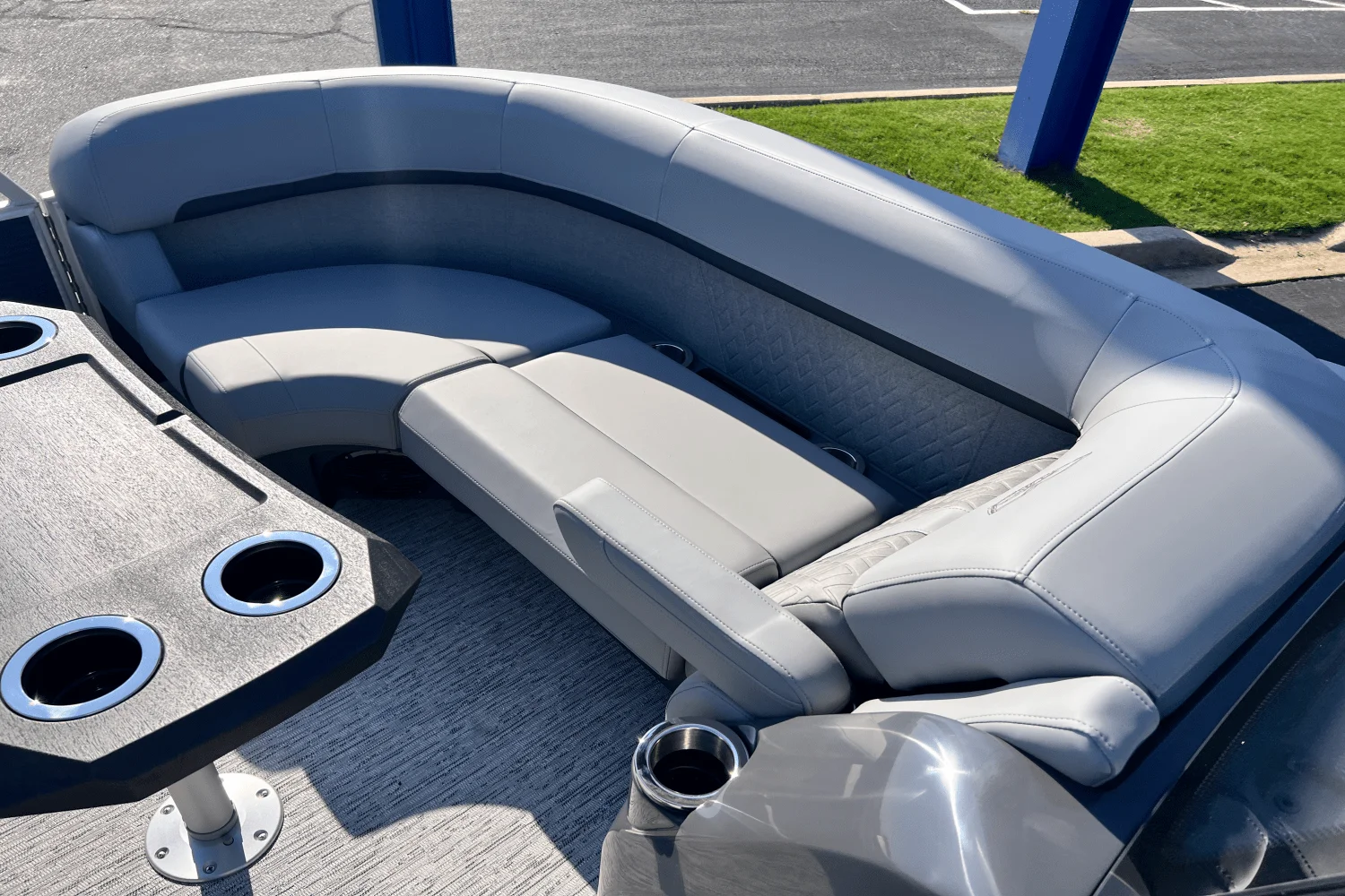 2025 Bennington 22MSB Image Thumbnail #10