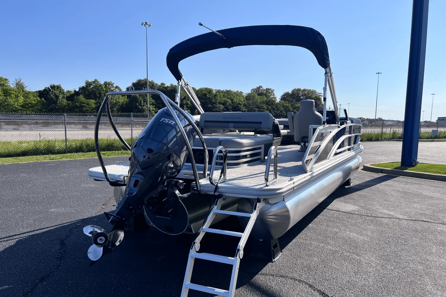 2025 Bennington 22MSB Image Thumbnail #4