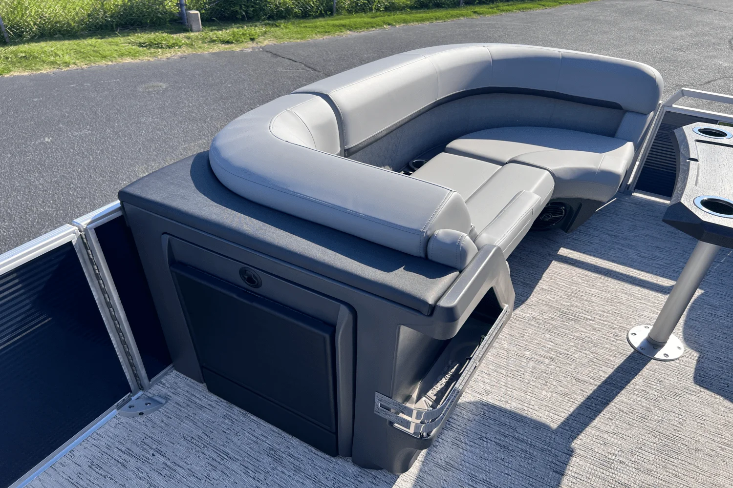 2025 Bennington 22MSB Image Thumbnail #12