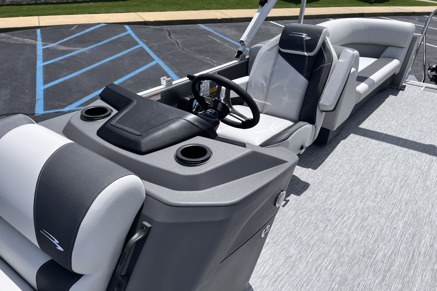 2025 Bennington 22 SSR Image Thumbnail #12