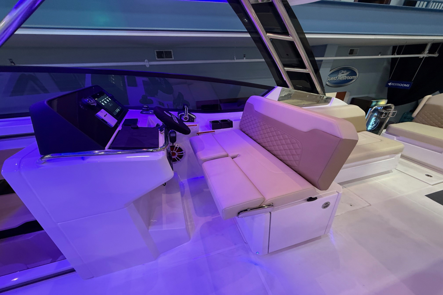 2025 Aquila 32 Image Thumbnail #10