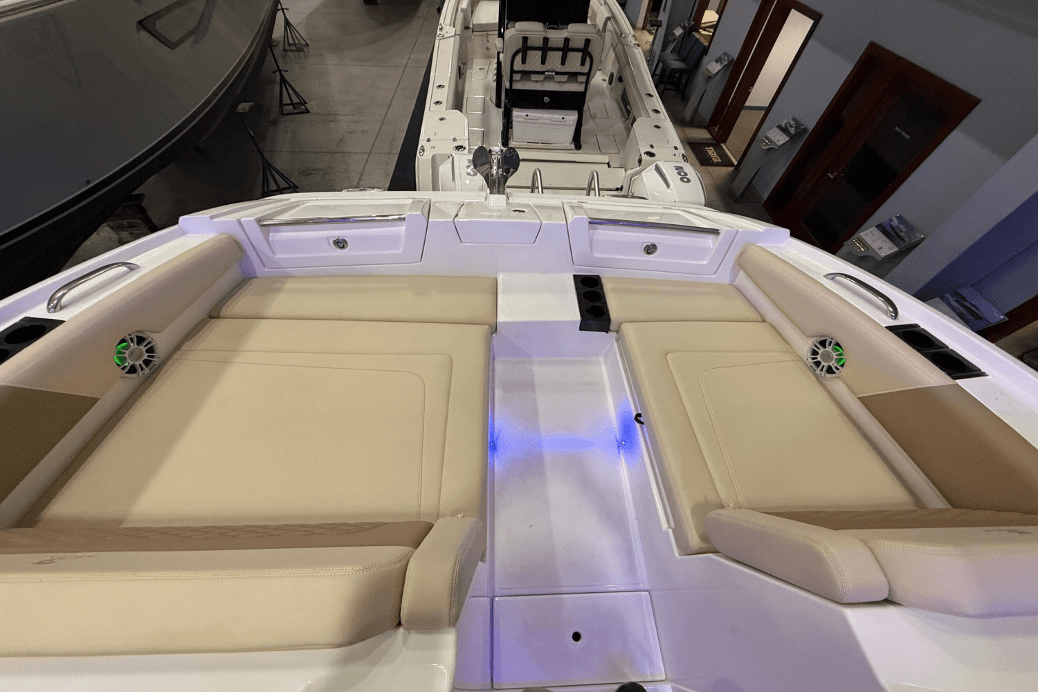 2025 Aquila 32 Image Thumbnail #27