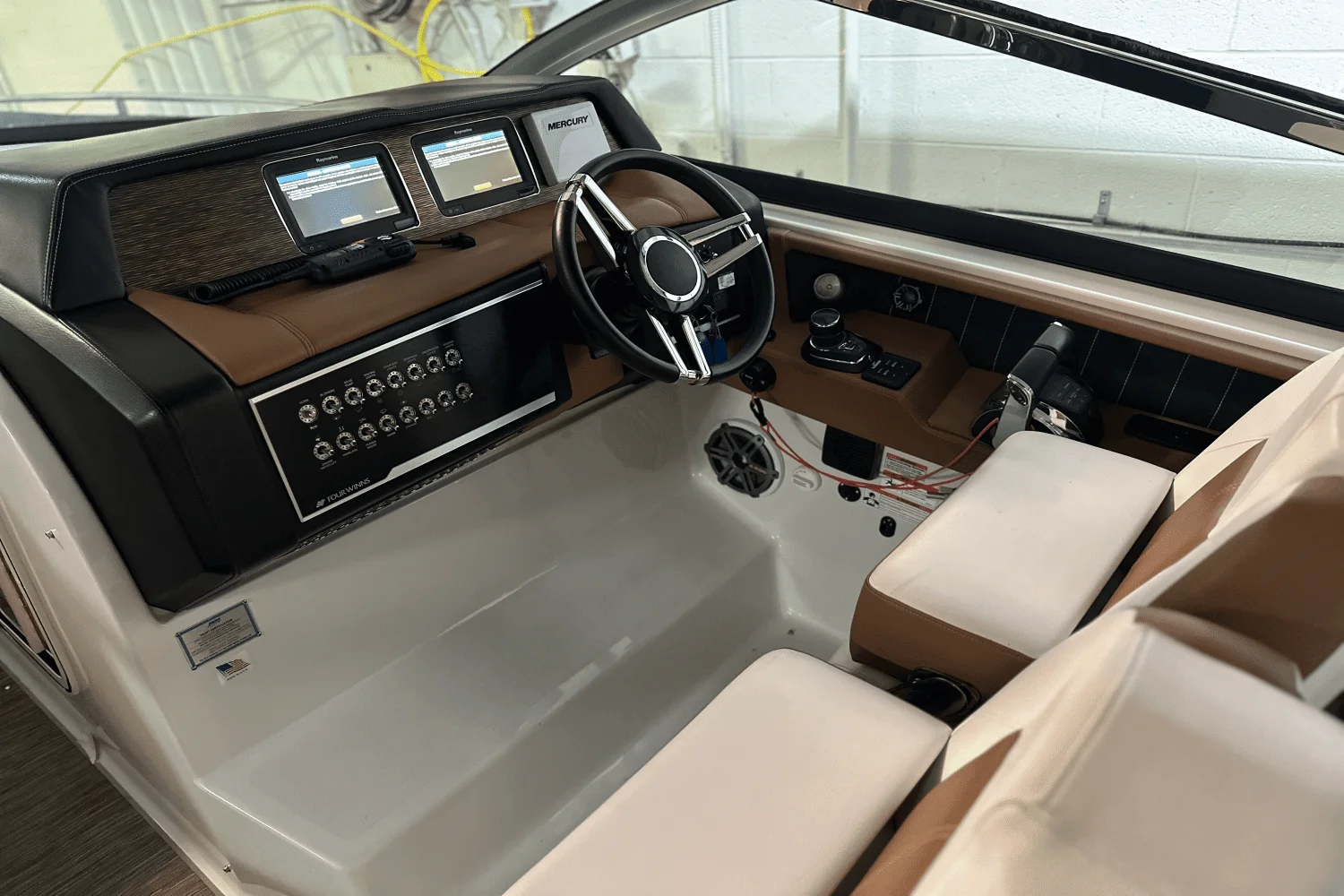 2018 Four Winns H350 Image Thumbnail #8