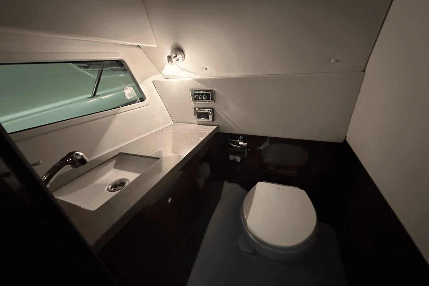 2018 Four Winns H350 Image Thumbnail #18