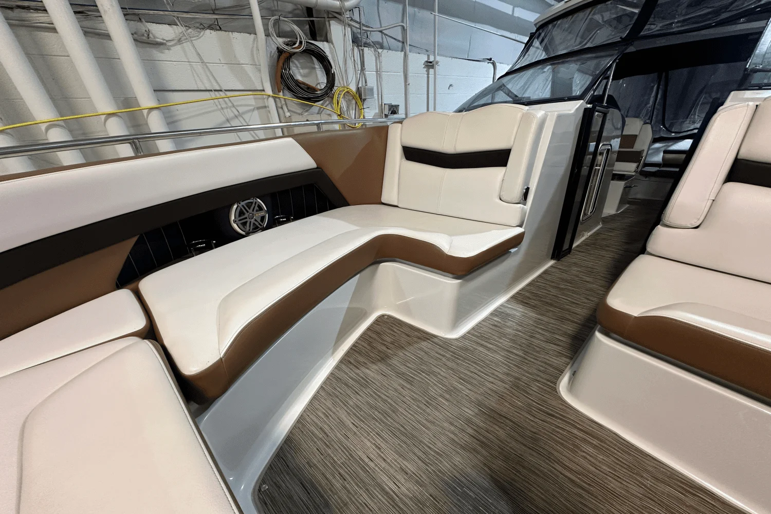 2018 Four Winns H350 Image Thumbnail #27