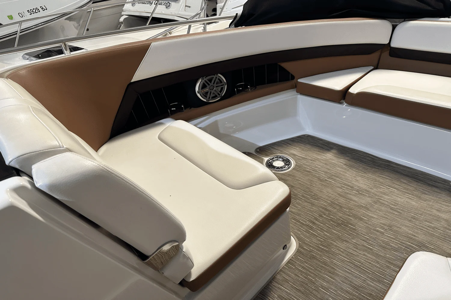 2018 Four Winns H350 Image Thumbnail #22