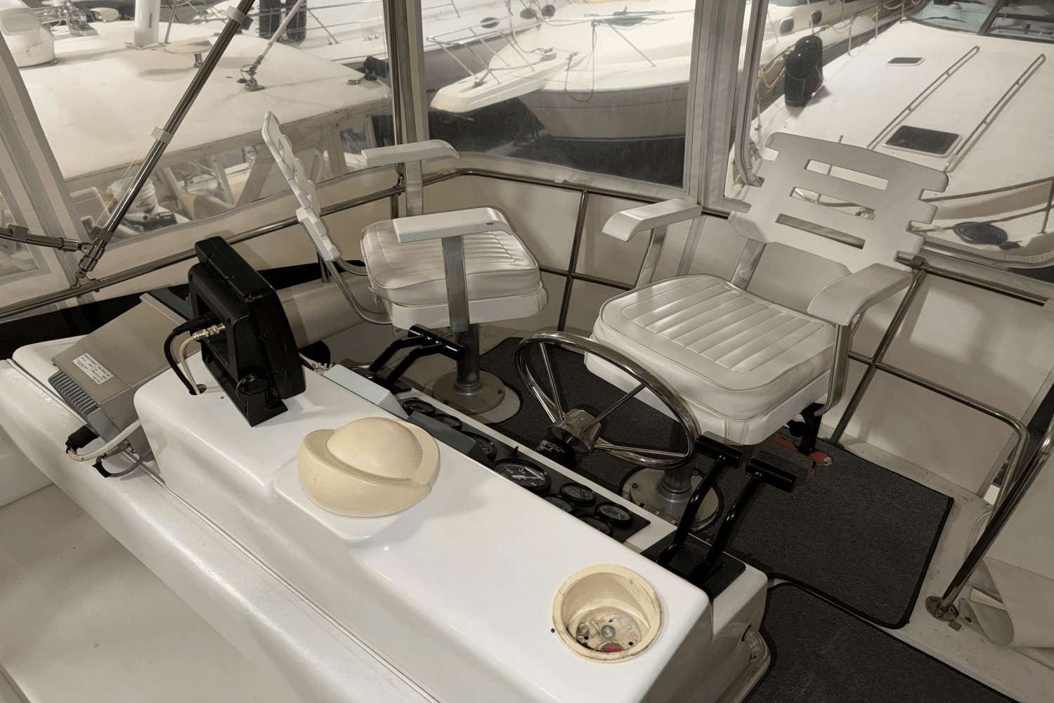 1993 Silverton 37 CONVERTIBLE Image Thumbnail #4