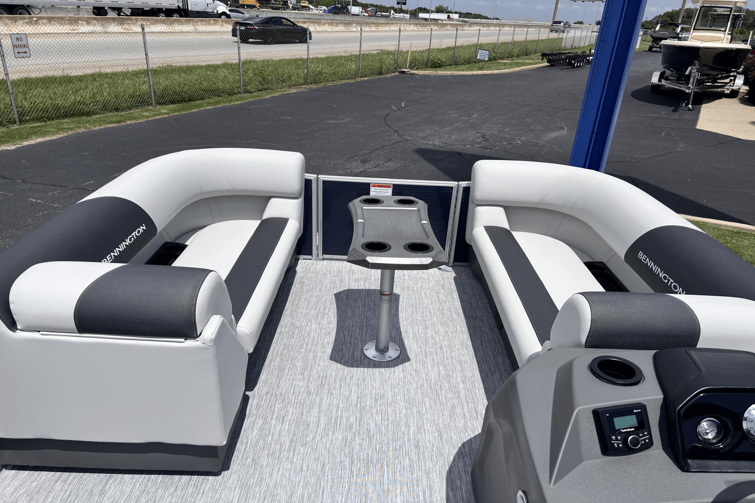 2025 Bennington 20SSR Image Thumbnail #10