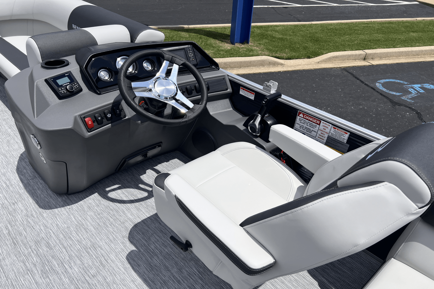 2025 Bennington 20SSR Image Thumbnail #7