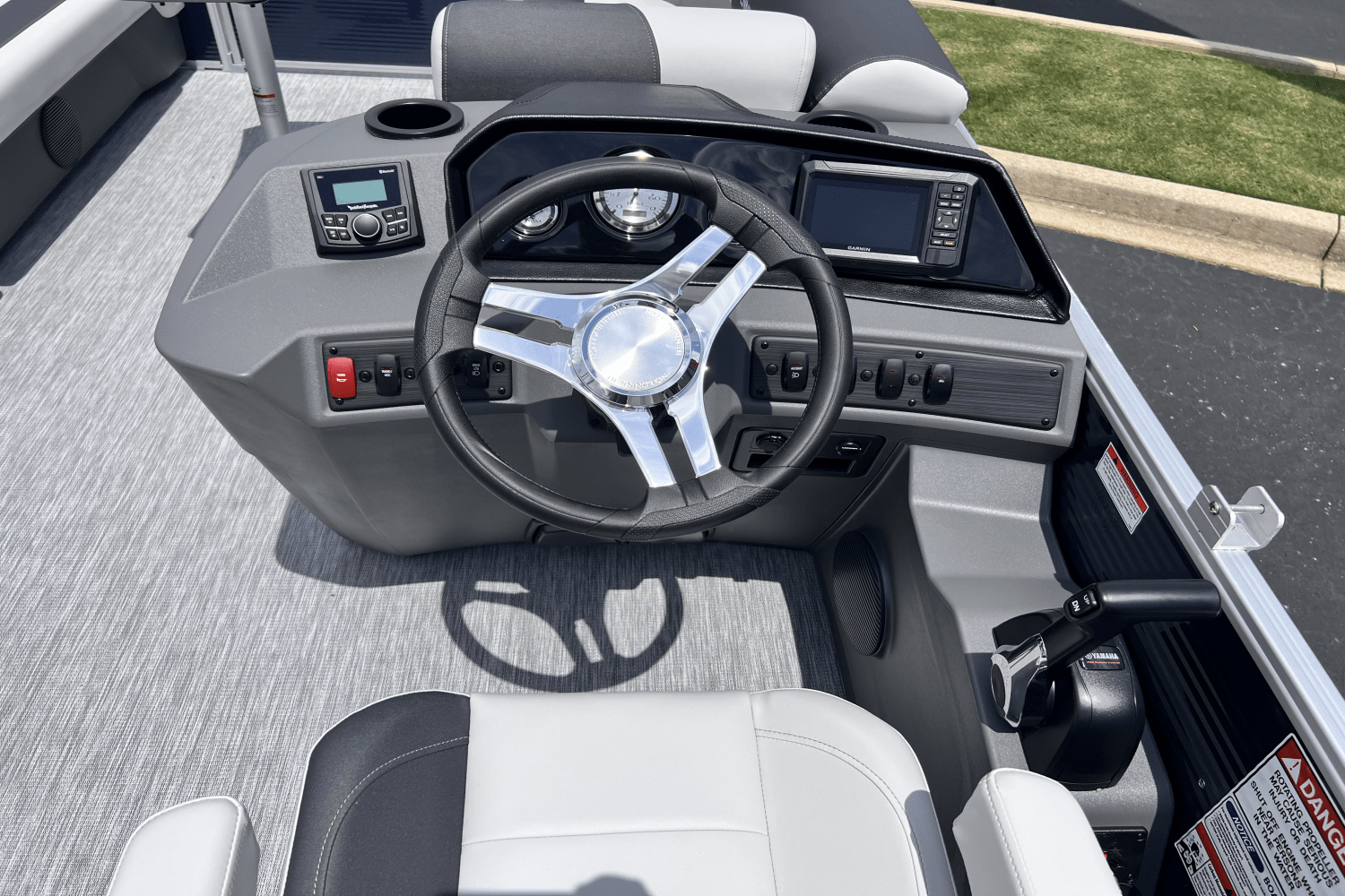 2025 Bennington 20SSR Image Thumbnail #8