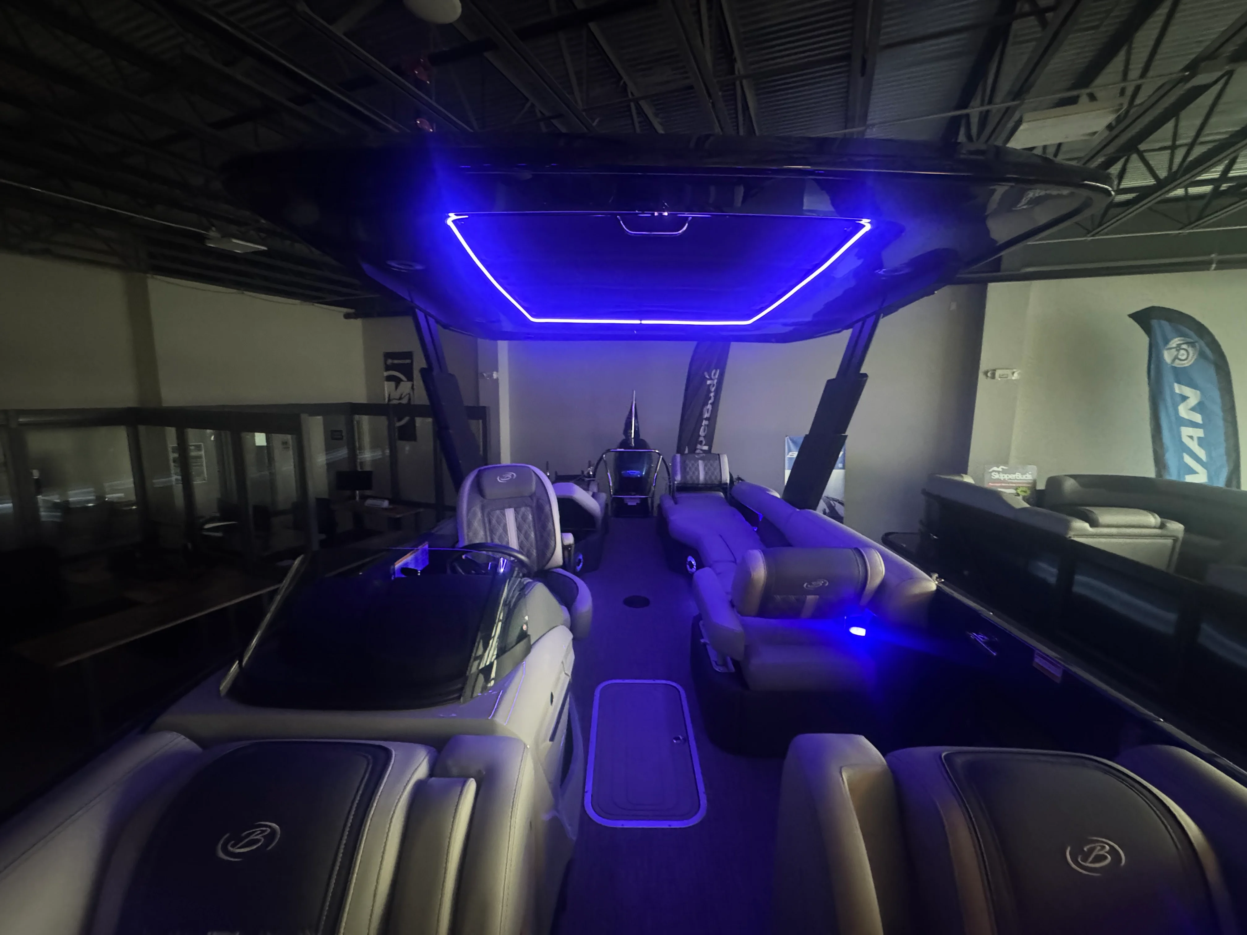 2023 Barletta RESERVE V26 MTT Image Thumbnail #5