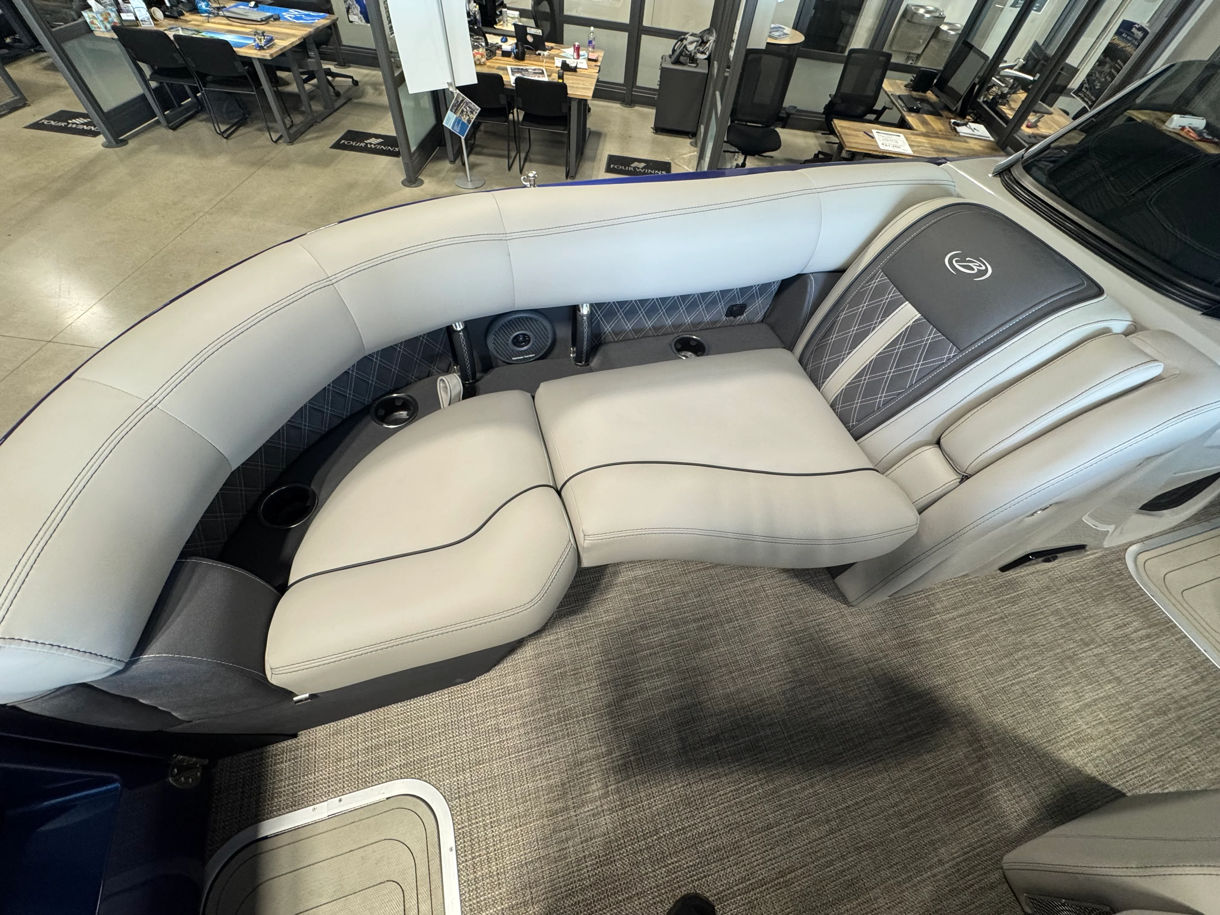 2023 Barletta RESERVE V26 MTT Image Thumbnail #12