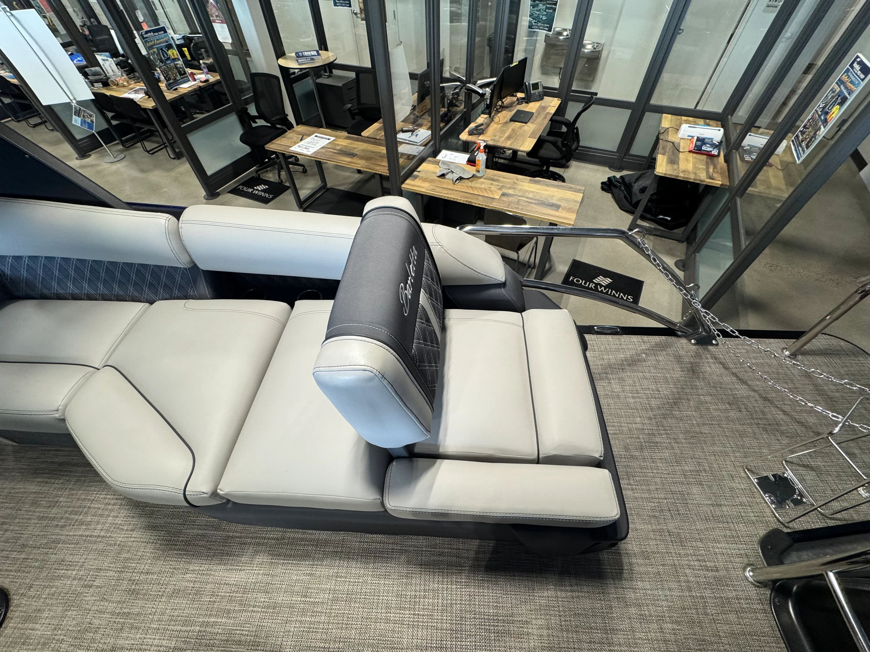 2023 Barletta RESERVE V26 MTT Image Thumbnail #34