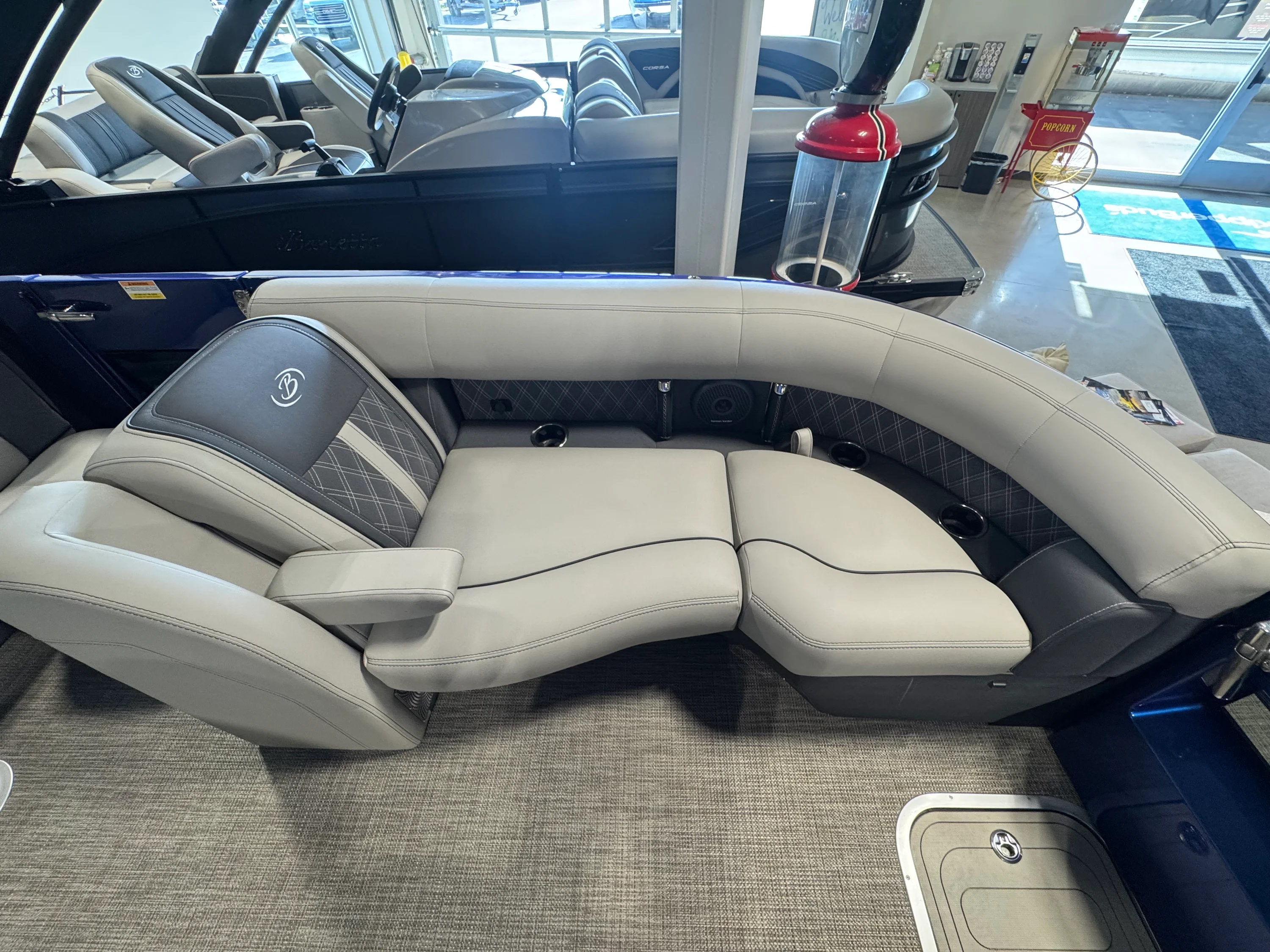 2023 Barletta RESERVE V26 MTT Image Thumbnail #9