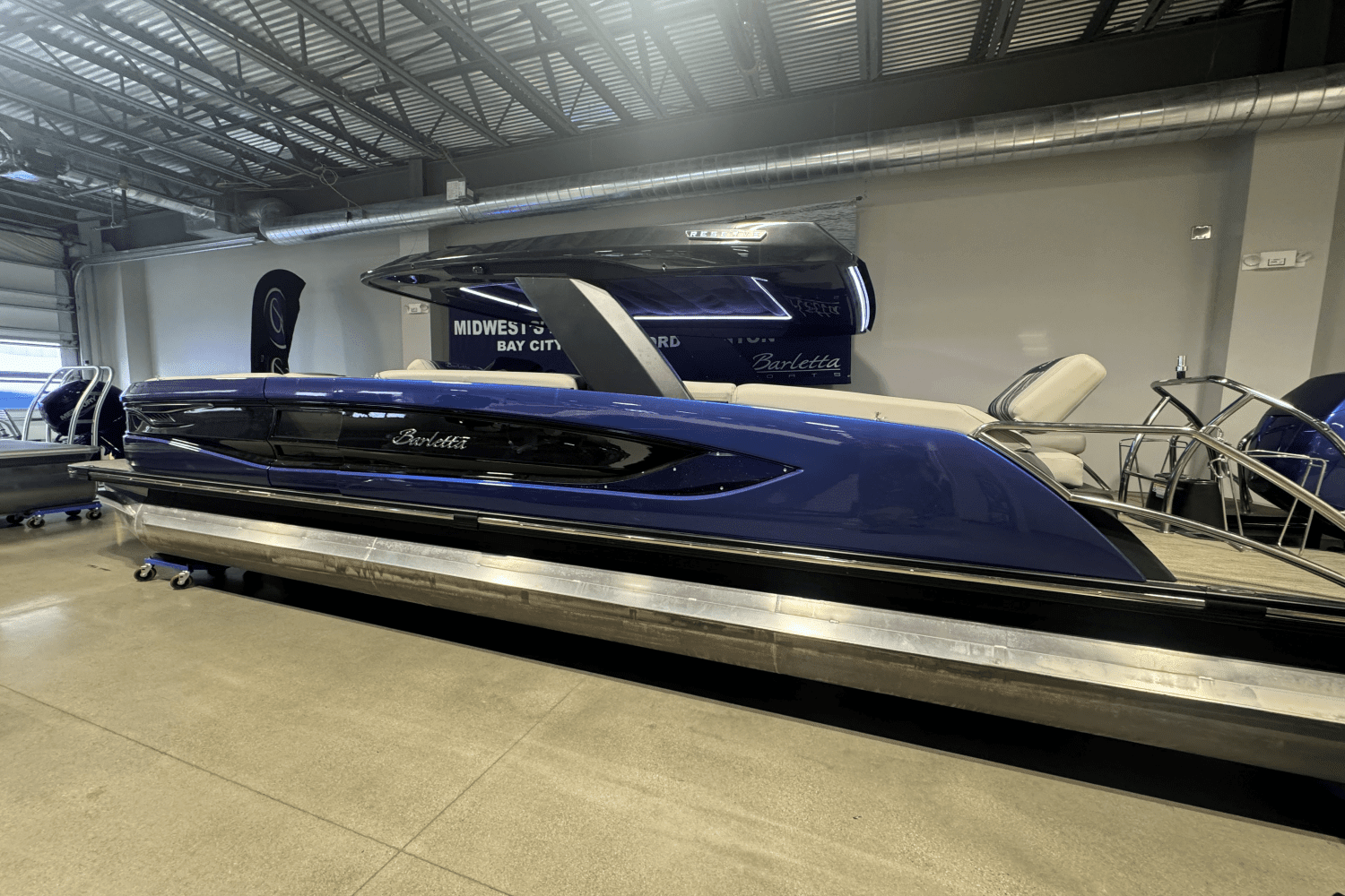 2023 Barletta RESERVE V26 MTT Image Thumbnail #3