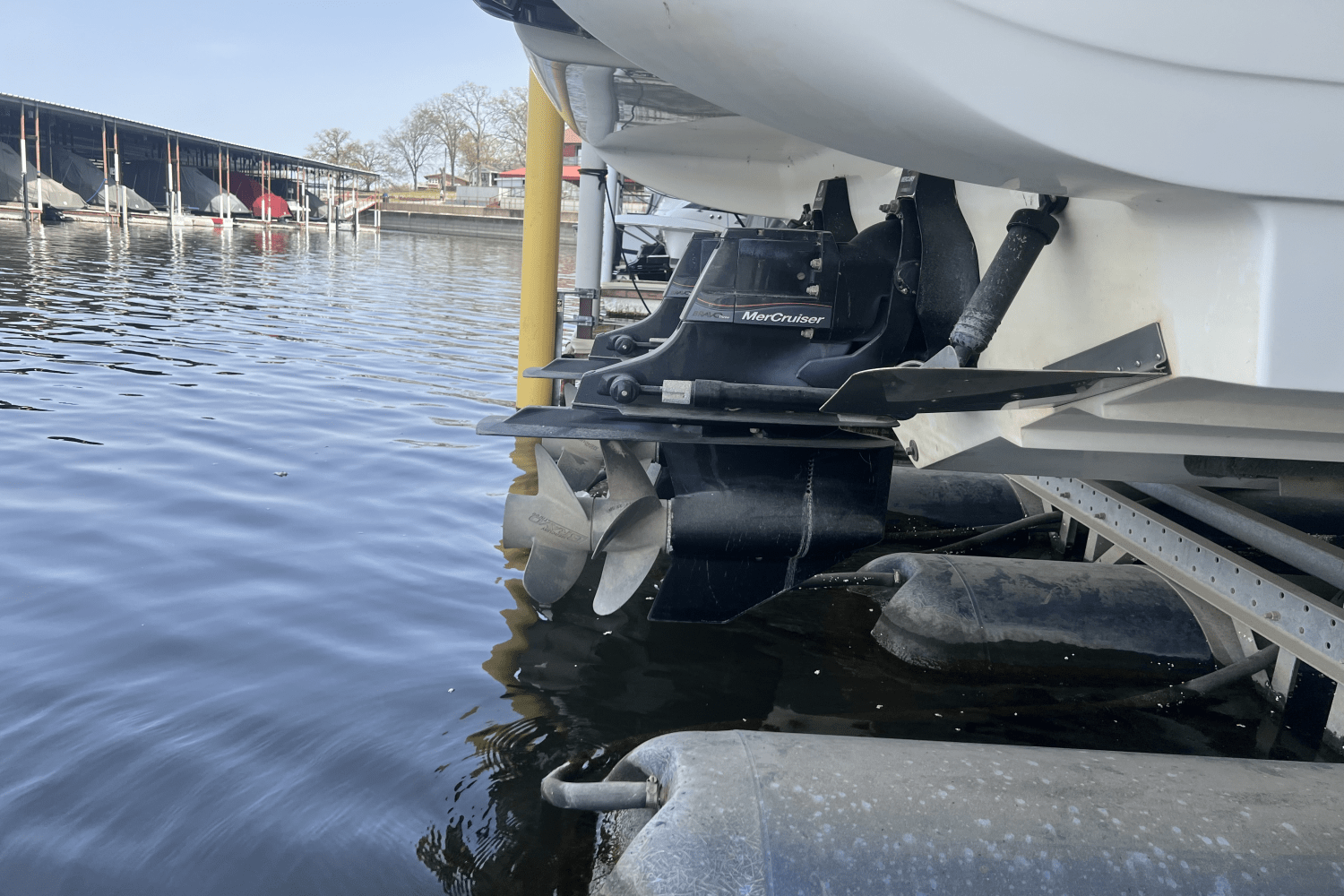 2015 Sea Ray 310 SUNDANCER Image Thumbnail #3