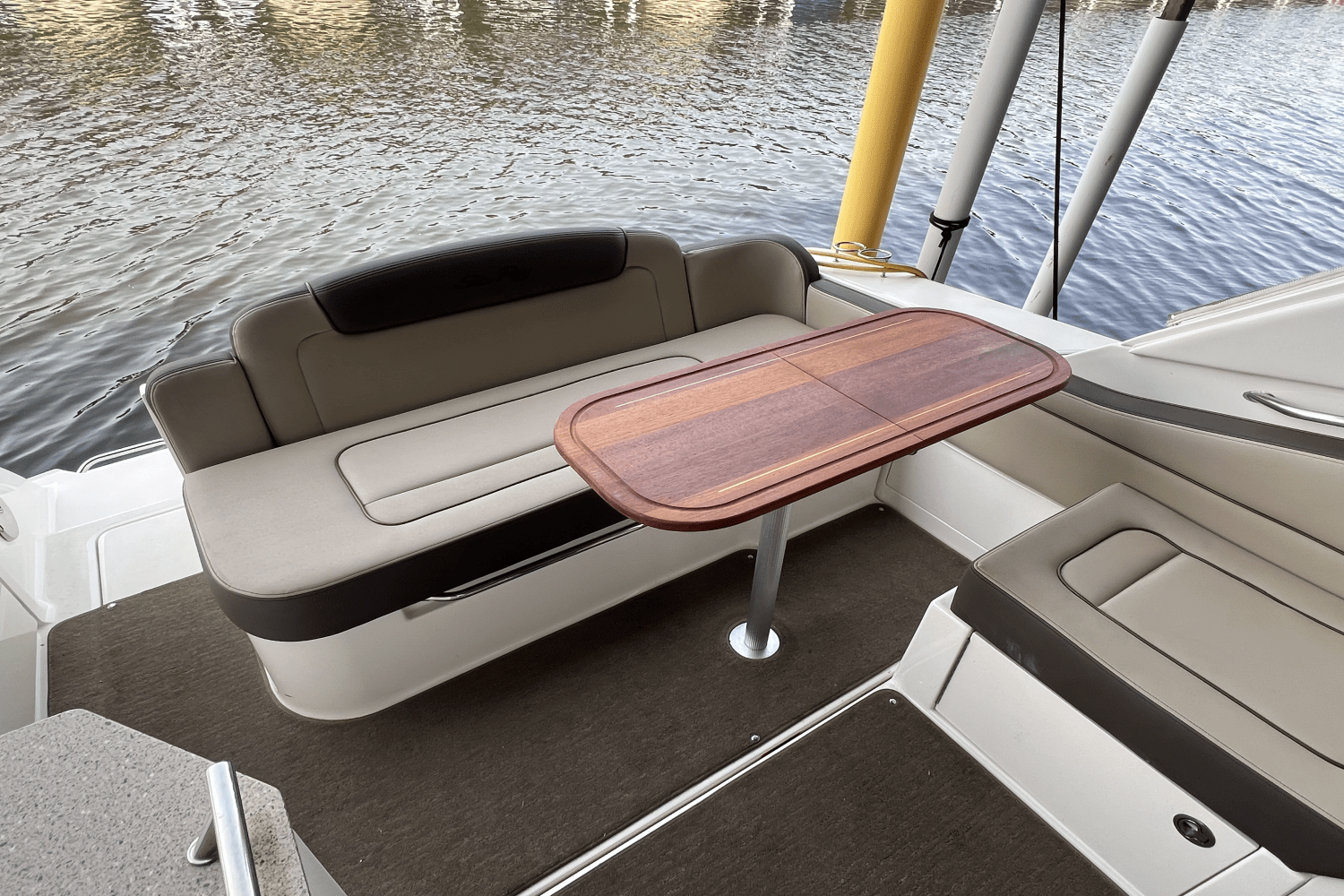 2015 Sea Ray 310 SUNDANCER Image Thumbnail #6