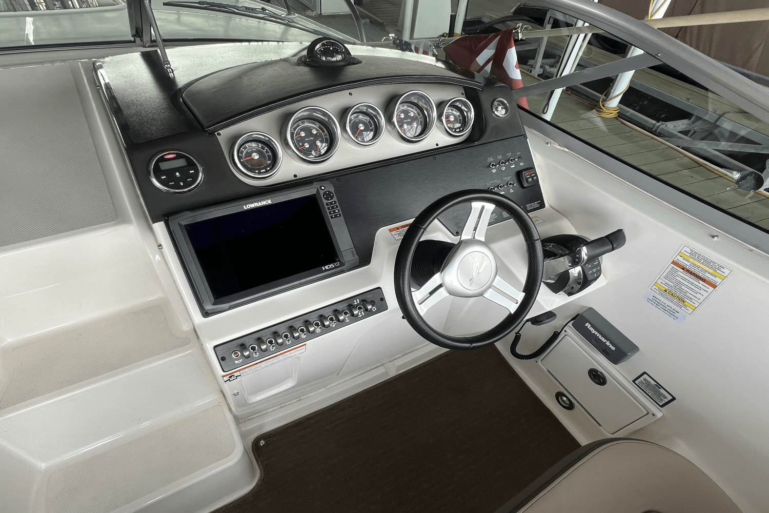 2015 Sea Ray 310 SUNDANCER Image Thumbnail #10