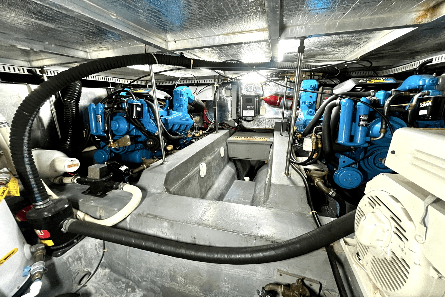 1995 Carver Yachts 440 AFT CABIN MOTOR YACHT Image Thumbnail #50
