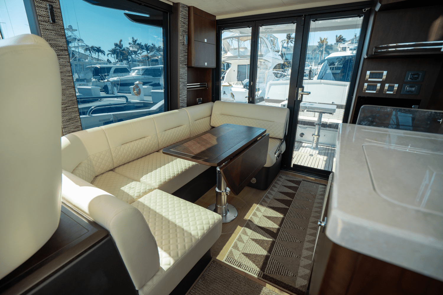 2022 Galeon 400 FLY Image Thumbnail #30