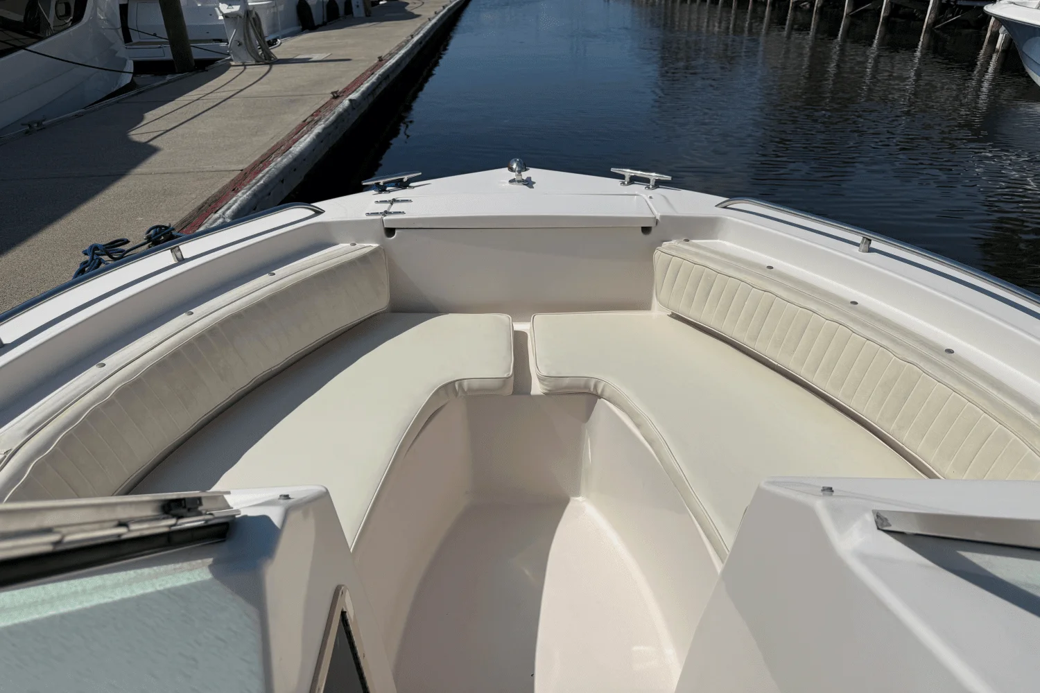 2002 Grady-White 223 DUAL CONSOLE Image Thumbnail #9