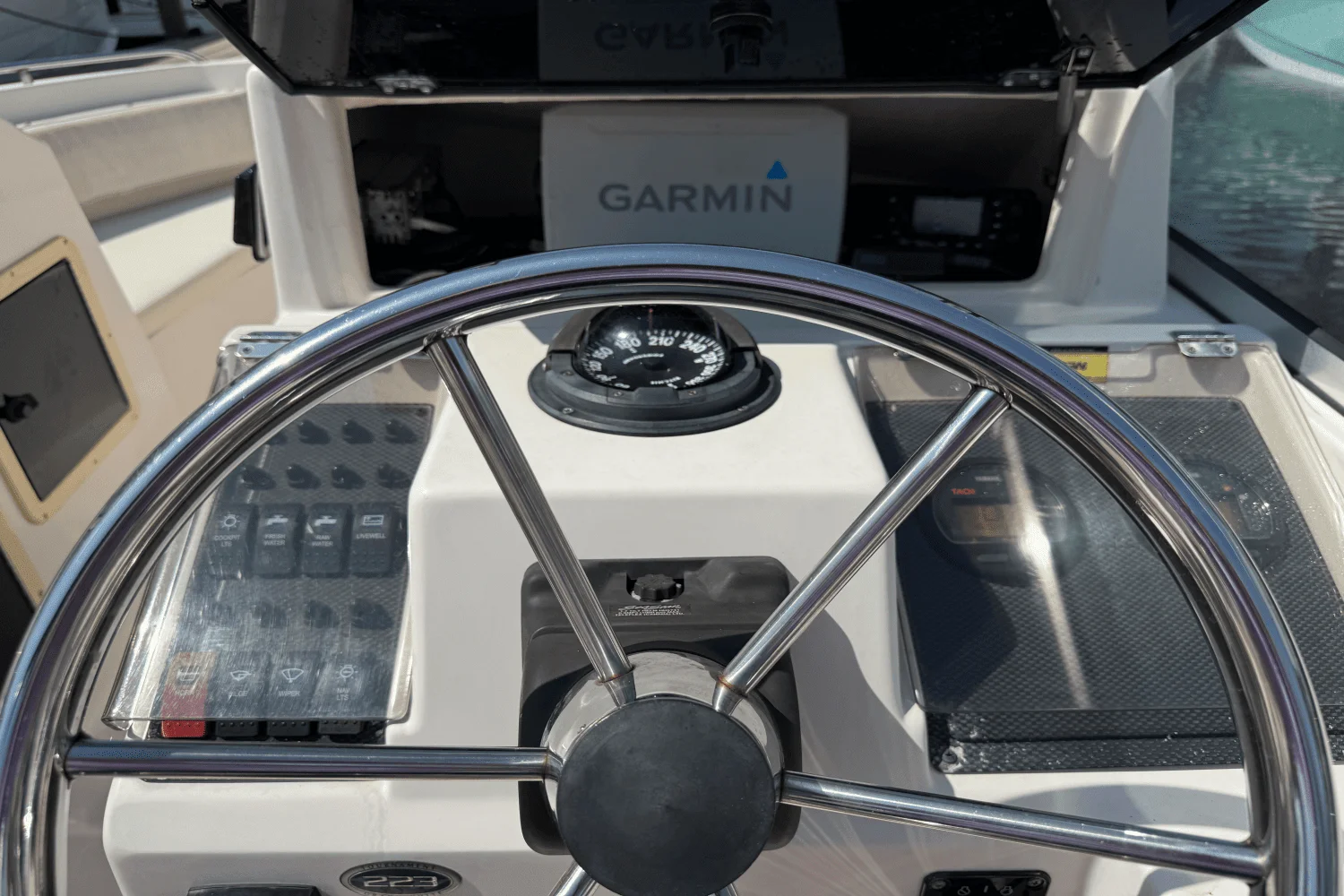 2002 Grady-White 223 DUAL CONSOLE Image Thumbnail #12