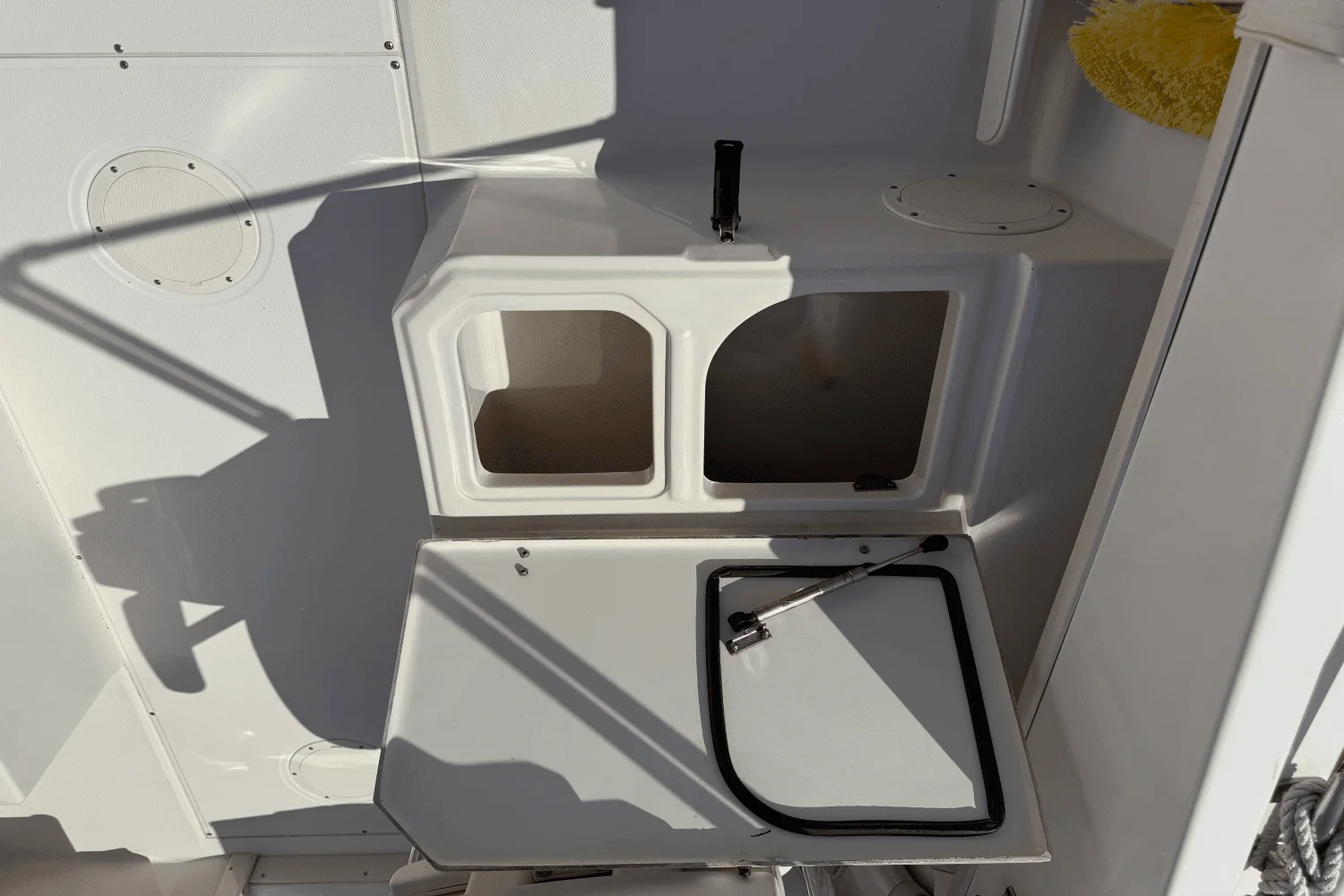 2002 Grady-White 223 DUAL CONSOLE Image Thumbnail #17