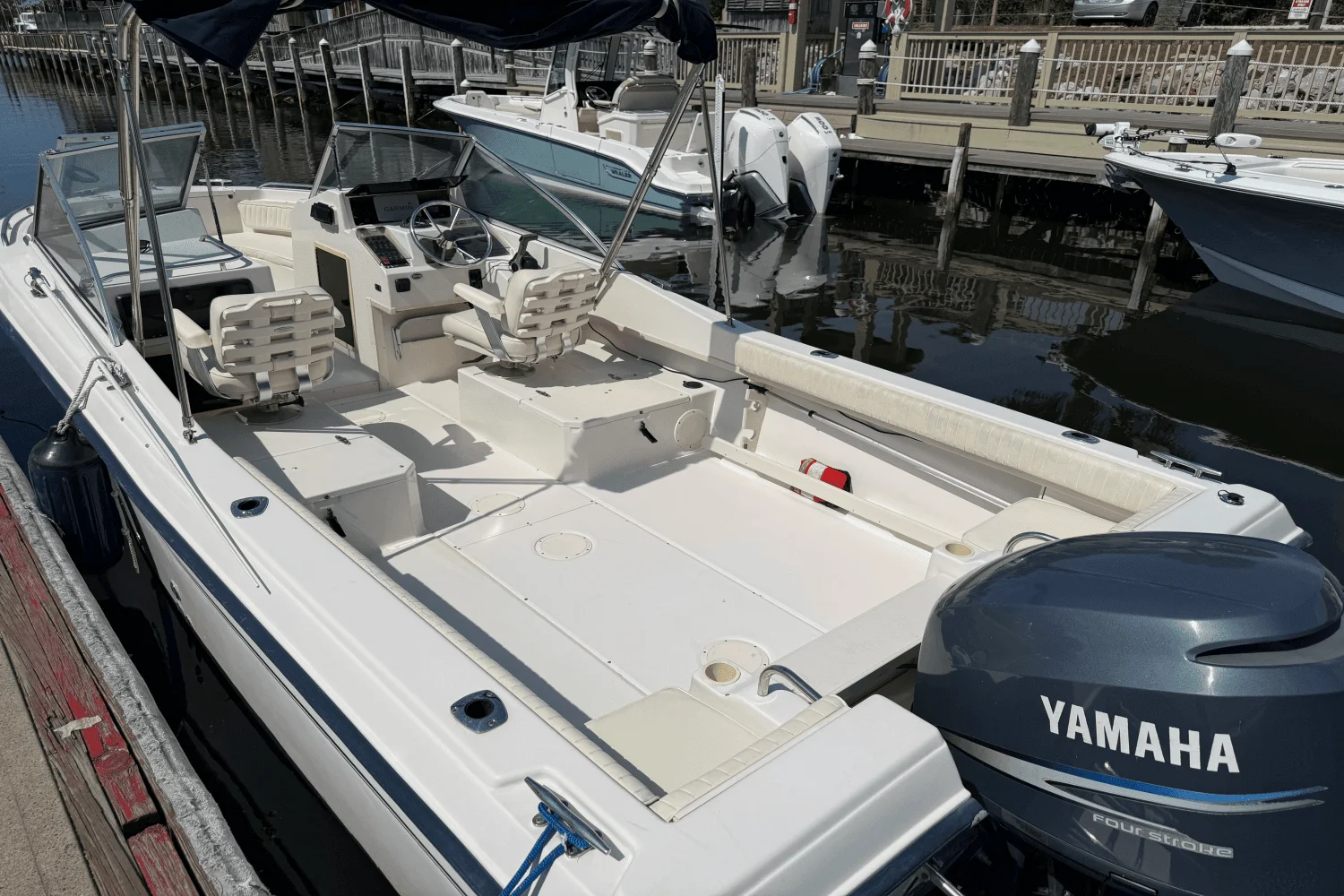 2002 Grady-White 223 DUAL CONSOLE Image Thumbnail #6