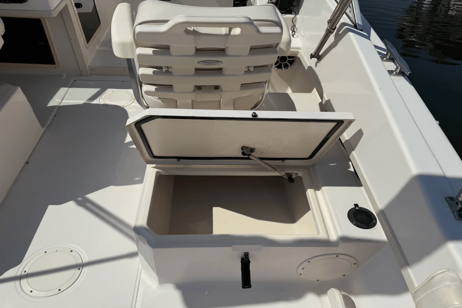 2002 Grady-White 223 DUAL CONSOLE Image Thumbnail #21