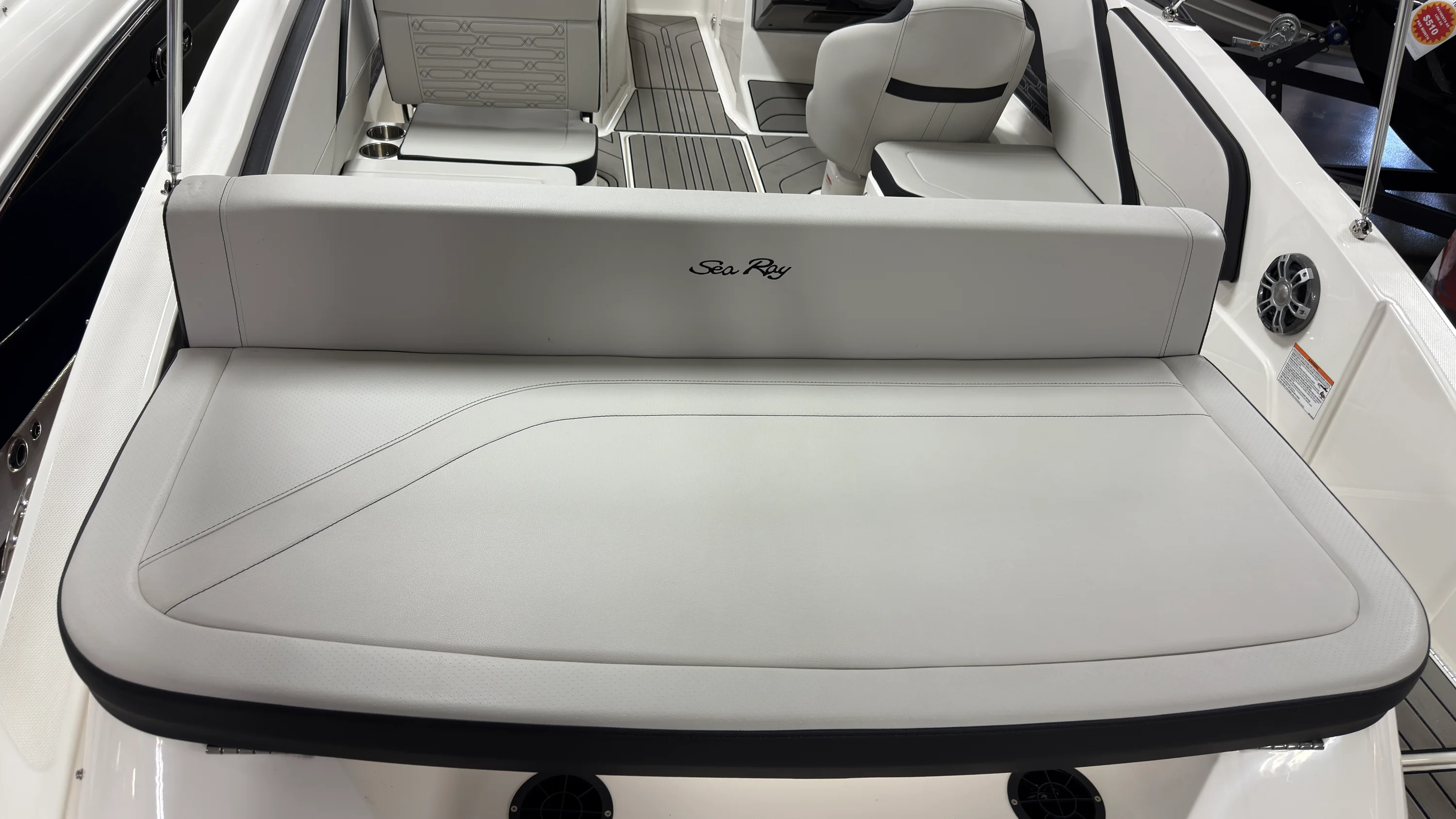 2025 Sea Ray SPX 210 Image Thumbnail #4