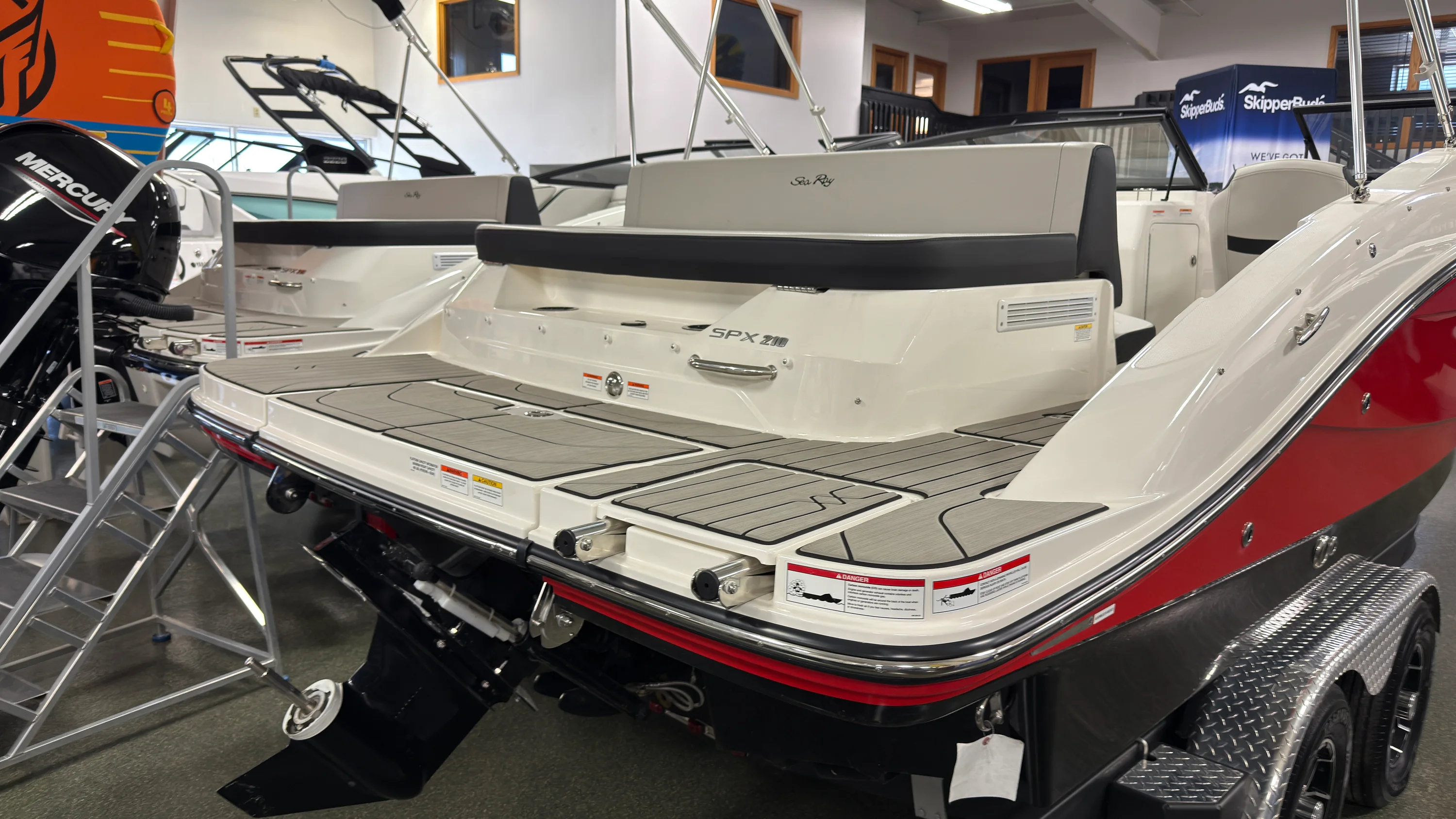 2025 Sea Ray SPX 210 Image Thumbnail #2