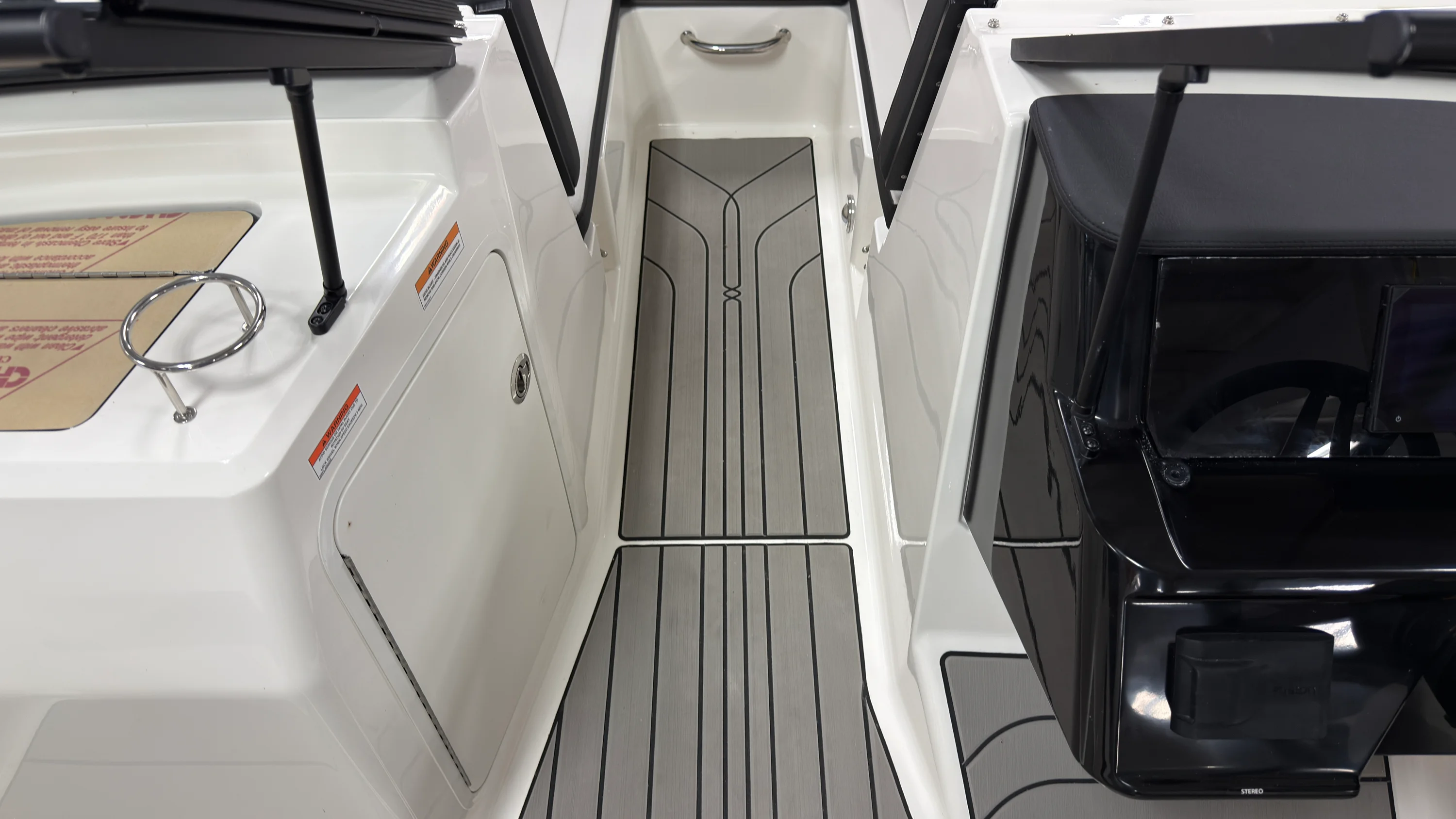 2025 Sea Ray SPX 210 Image Thumbnail #8