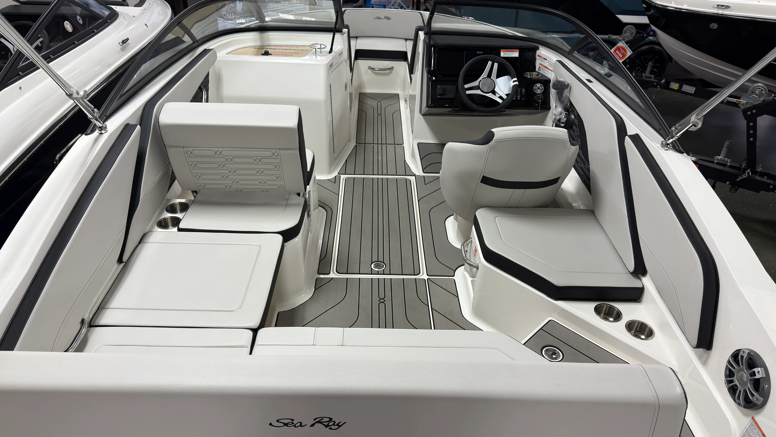 2025 Sea Ray SPX 210 Image Thumbnail #5